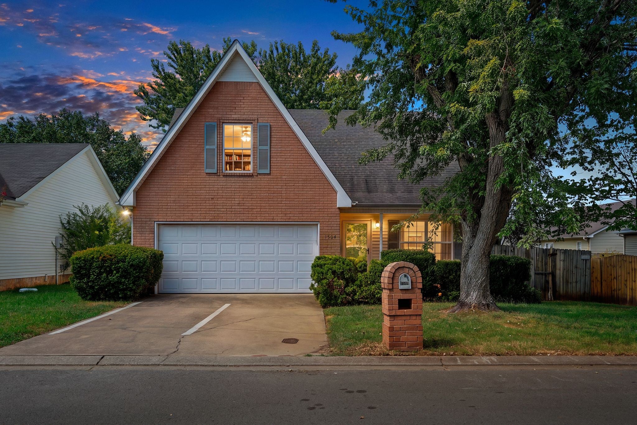 1504 Carrick Dr — photo