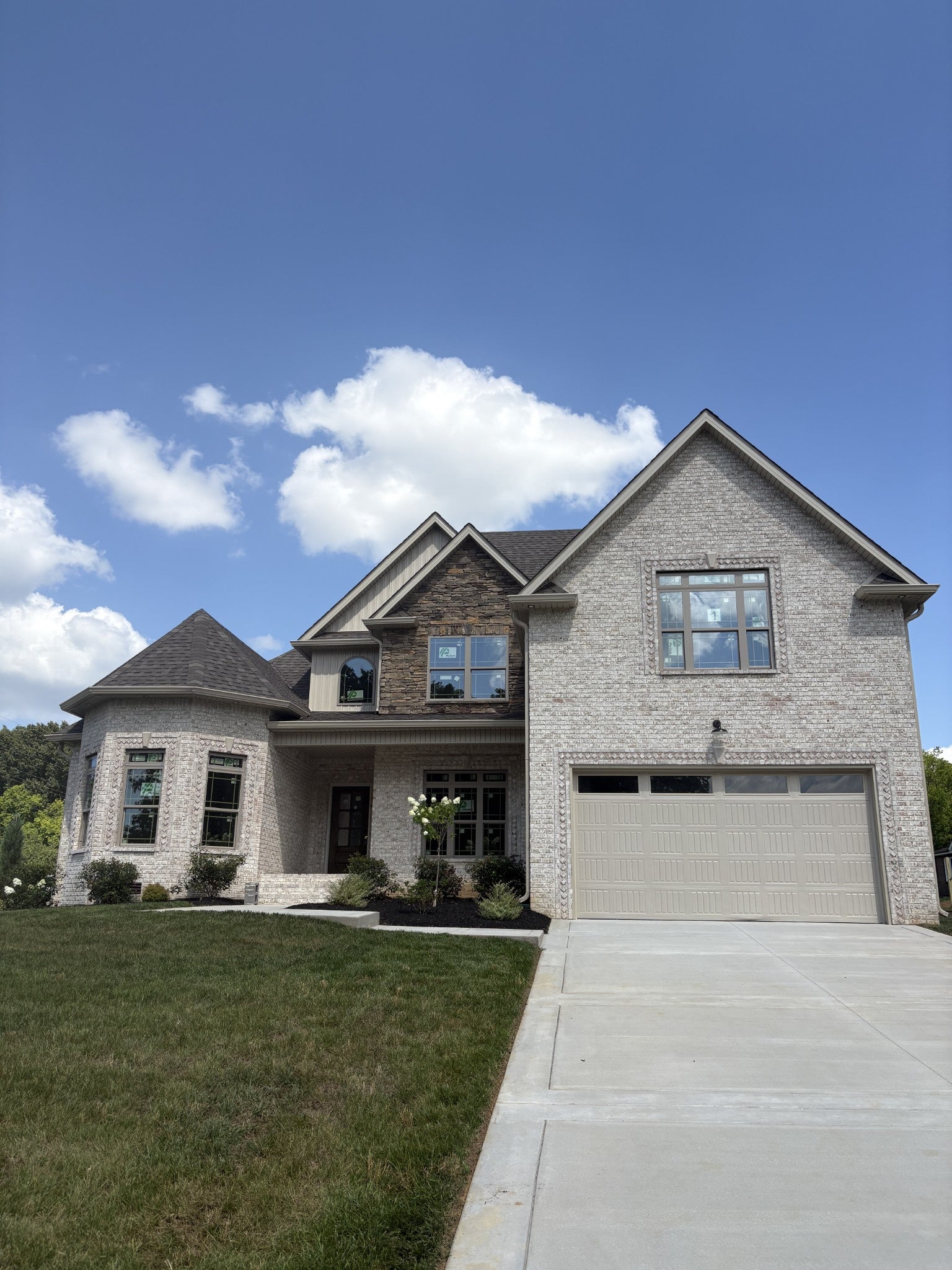 1501 Riggins Dr — photo