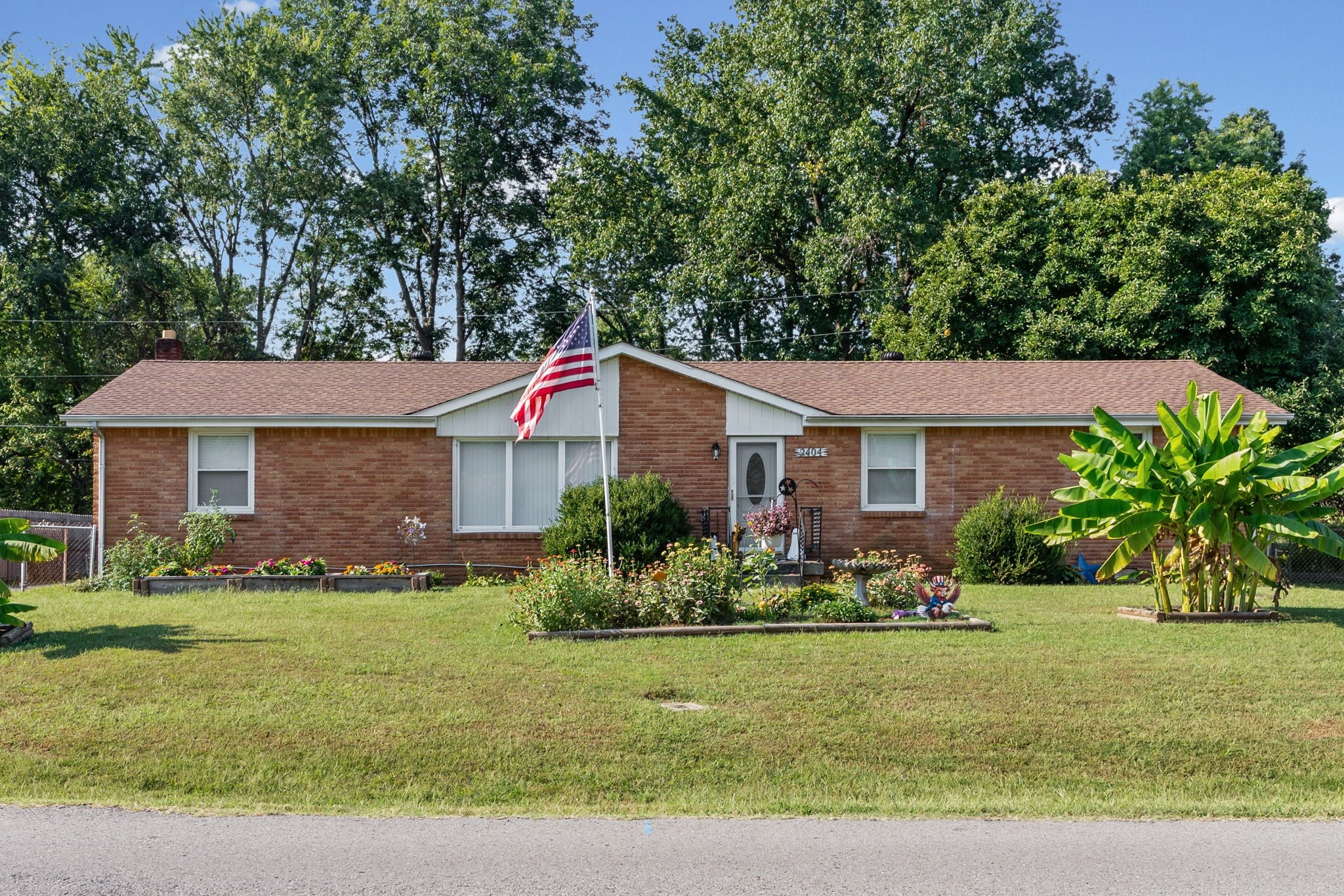 2404 Green Acres Dr — photo