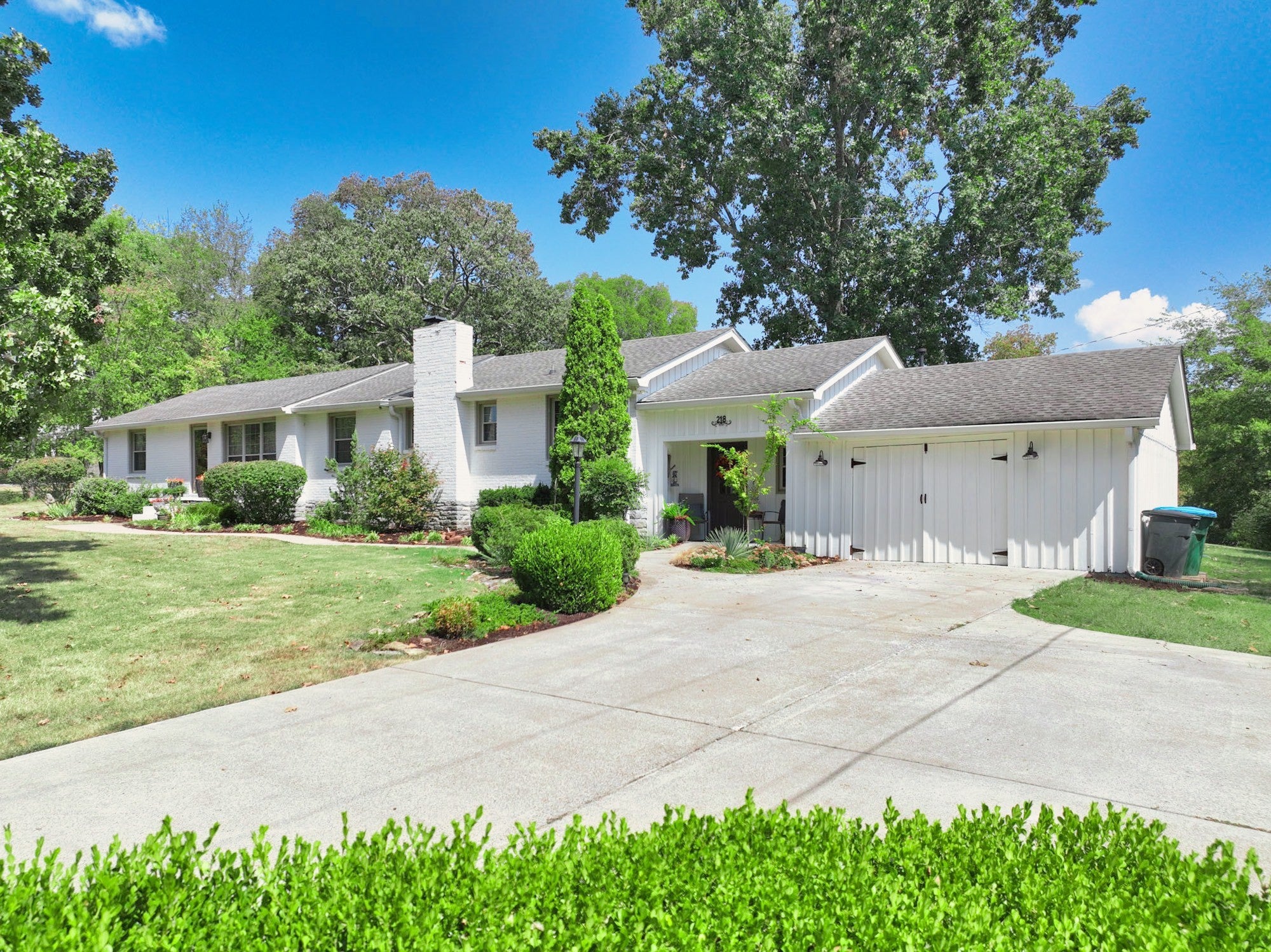 218 Harbor Dr — photo