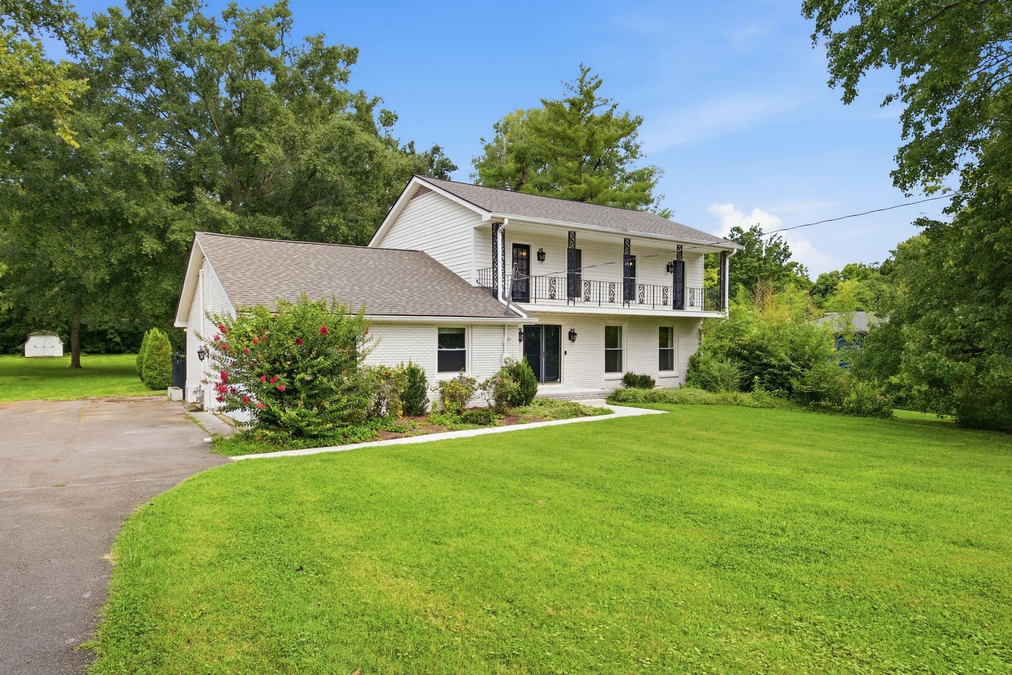 1303 General McArthur Dr — photo