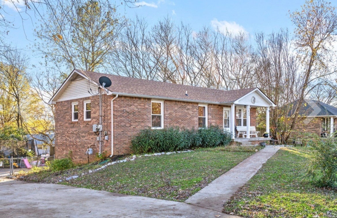 434 Bluff Dr — photo