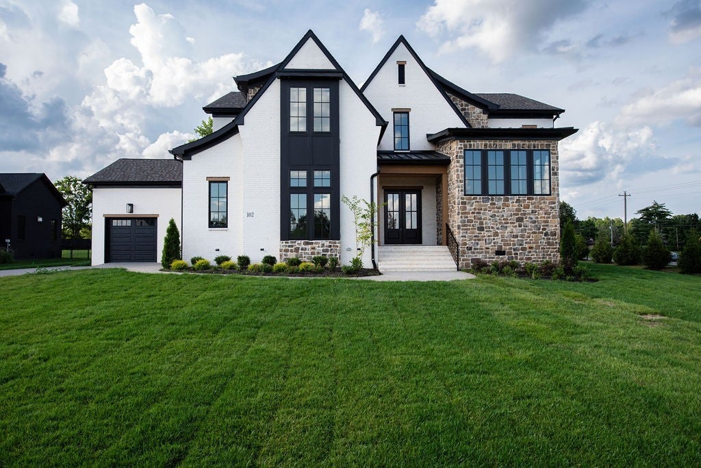 102 Autumn Breeze Dr — photo