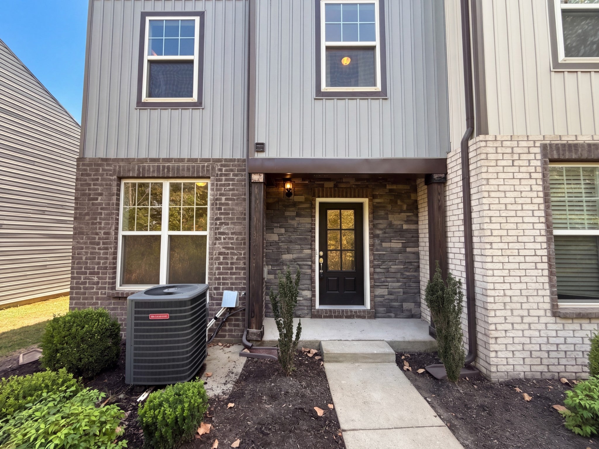 139 Ramsden Ave — photo