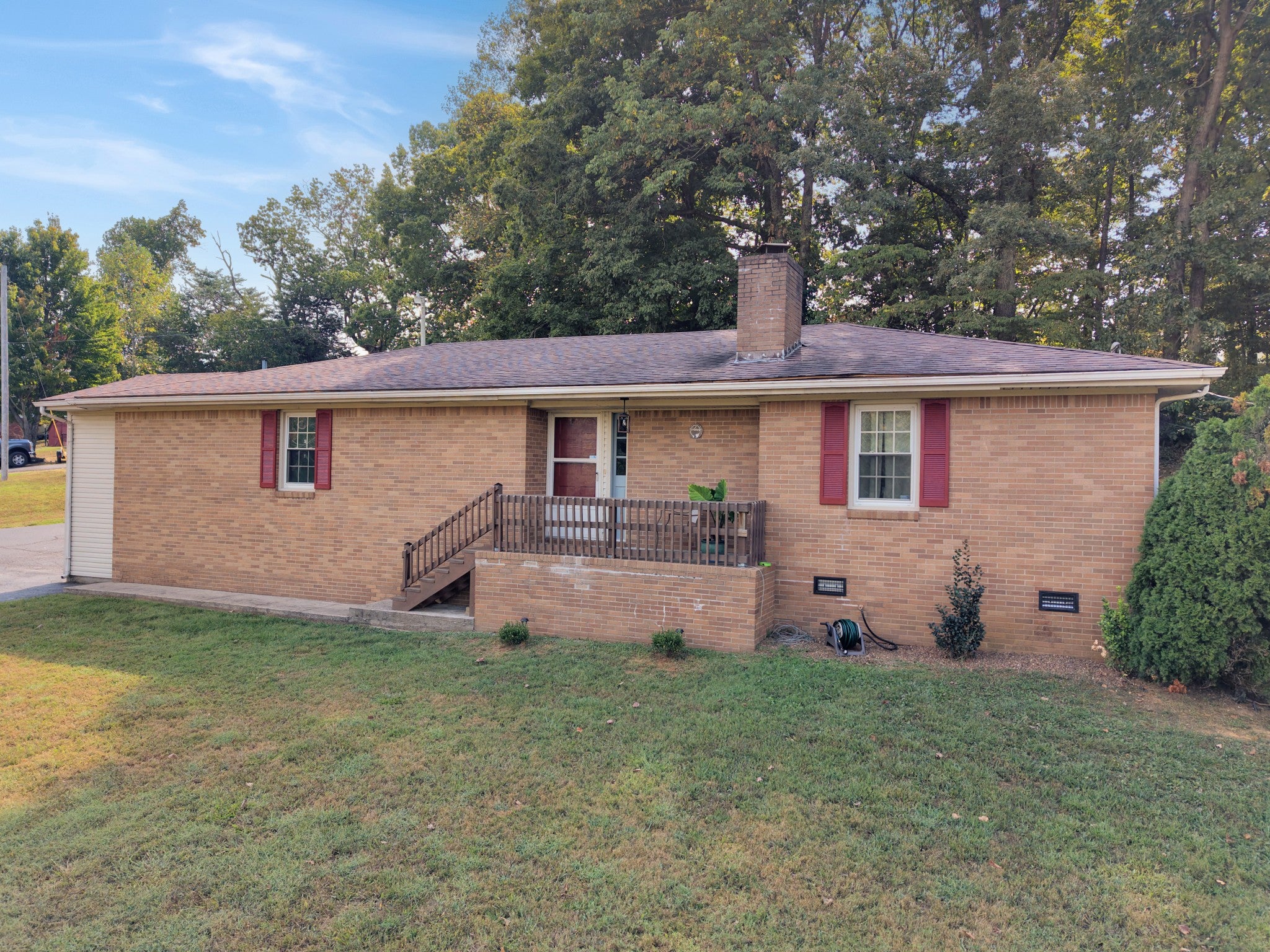 1033 Sanderson Dr — photo