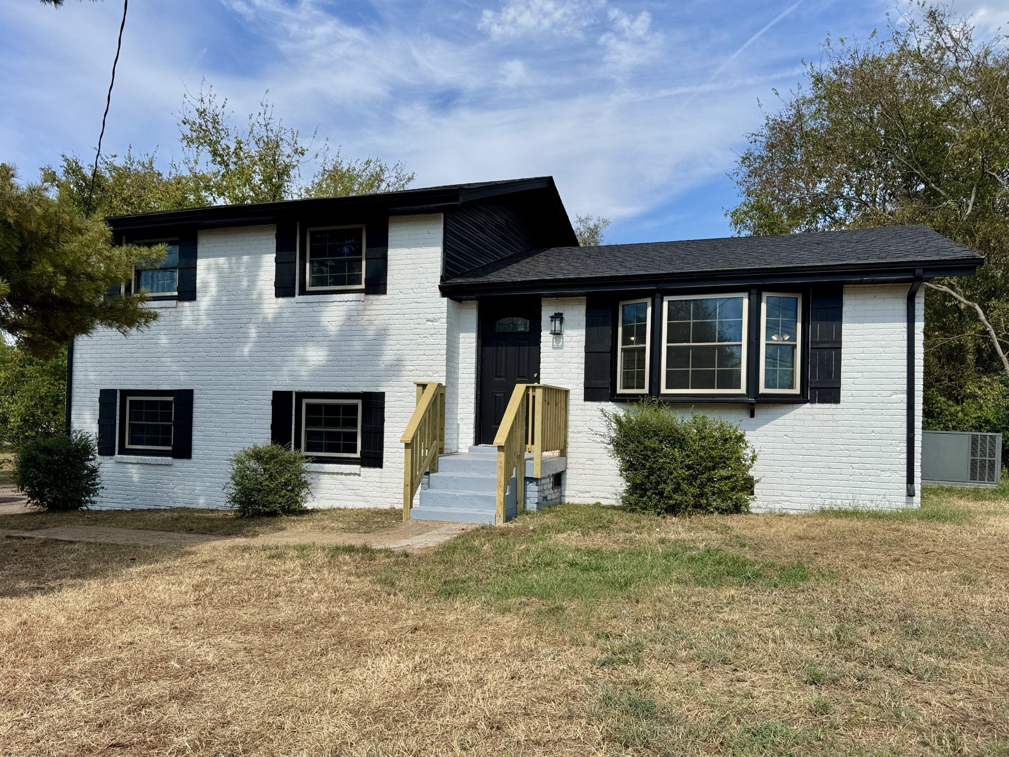 3074 Richmond Hill Dr — photo