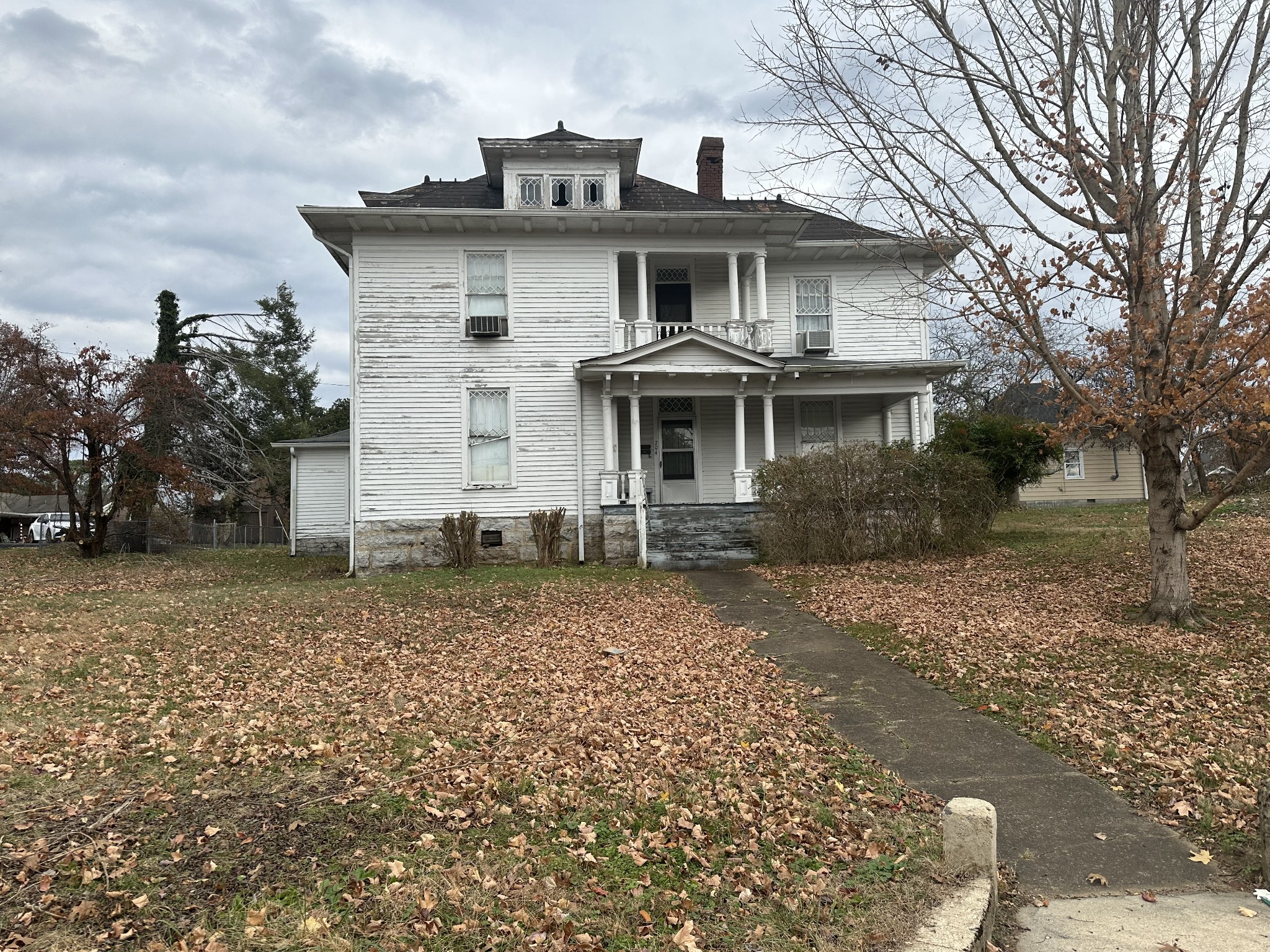 704 Main St, N — photo
