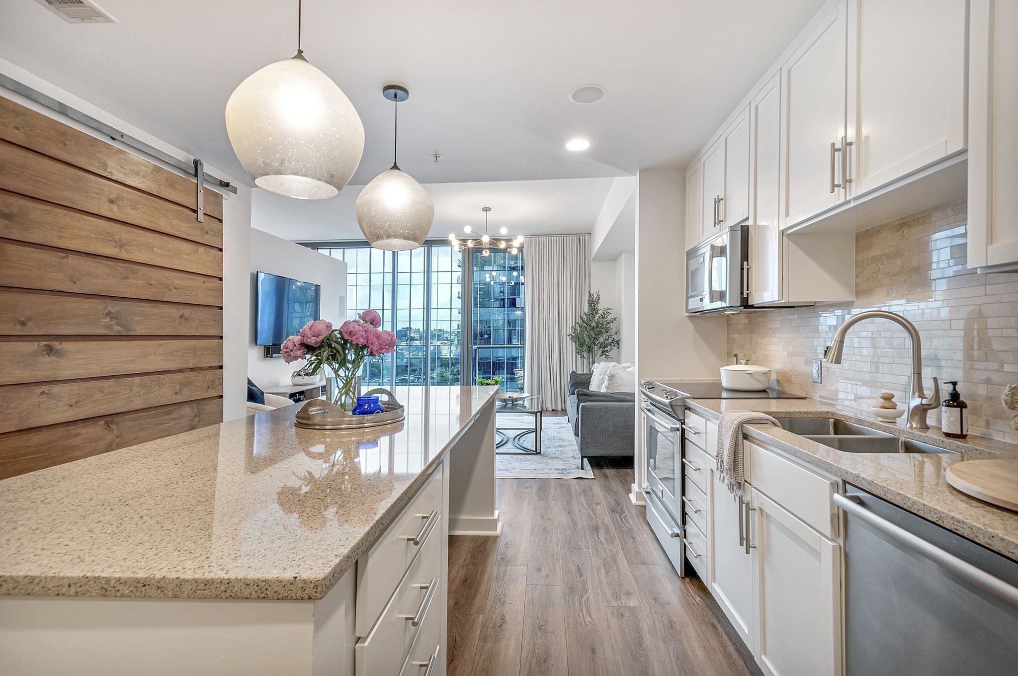 1212 Laurel St 914 — photo