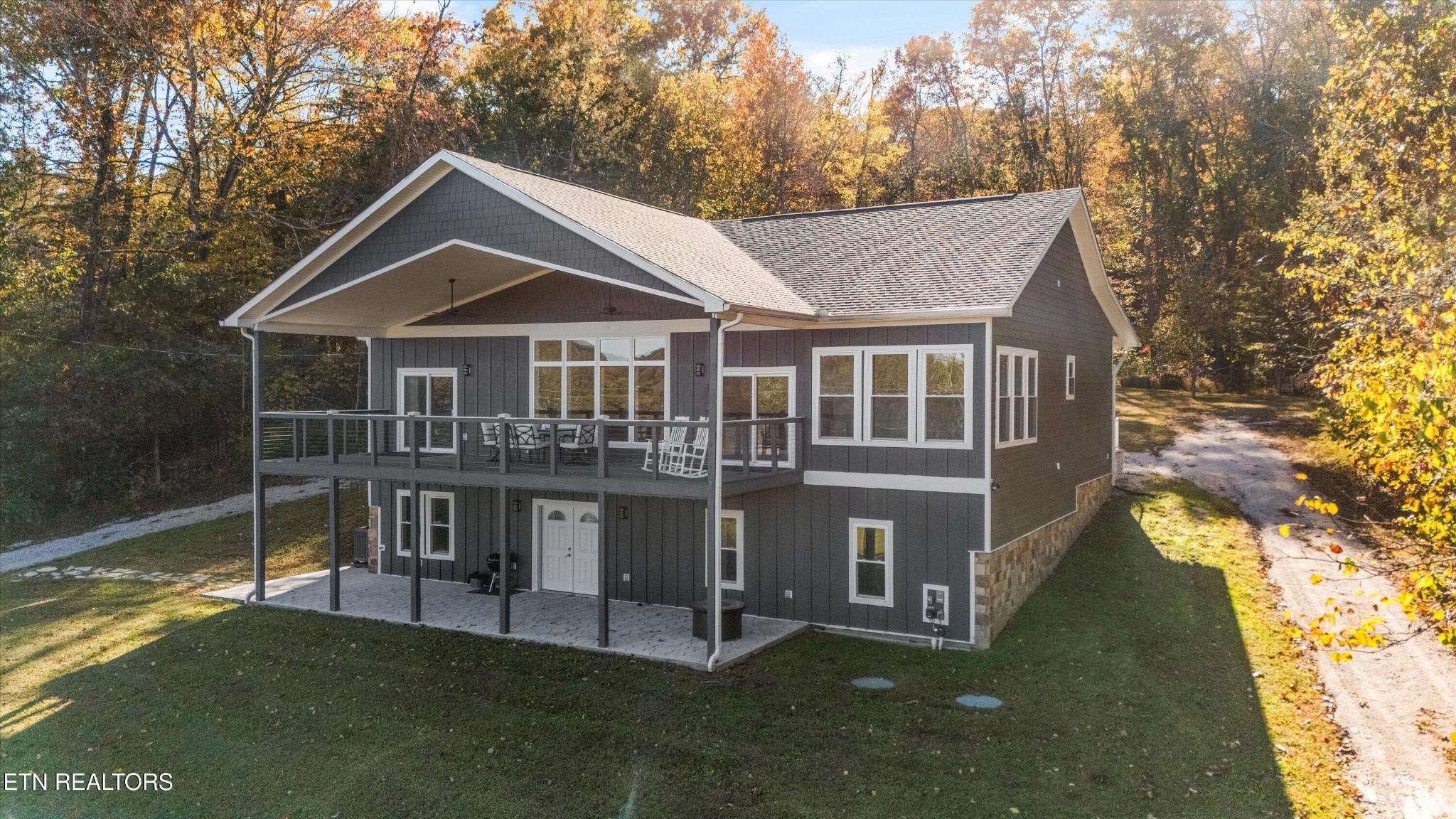 620 E Norris Point Rd — photo