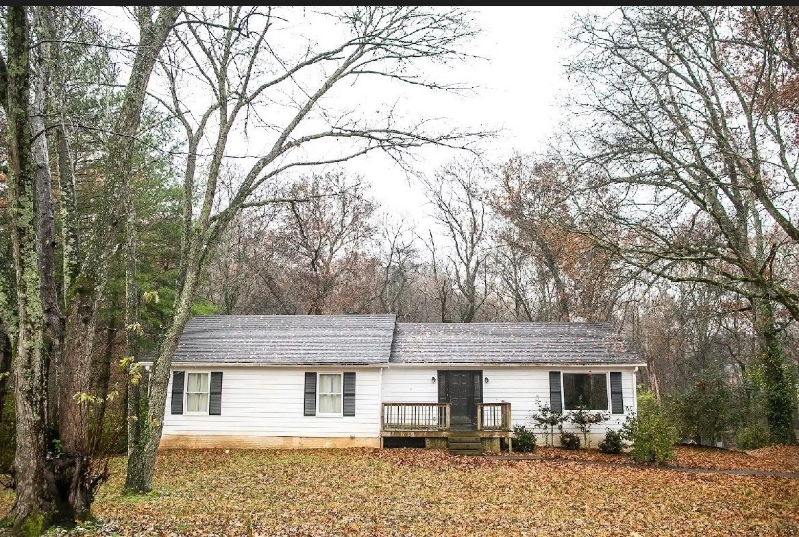 210 Elliott Ct — photo