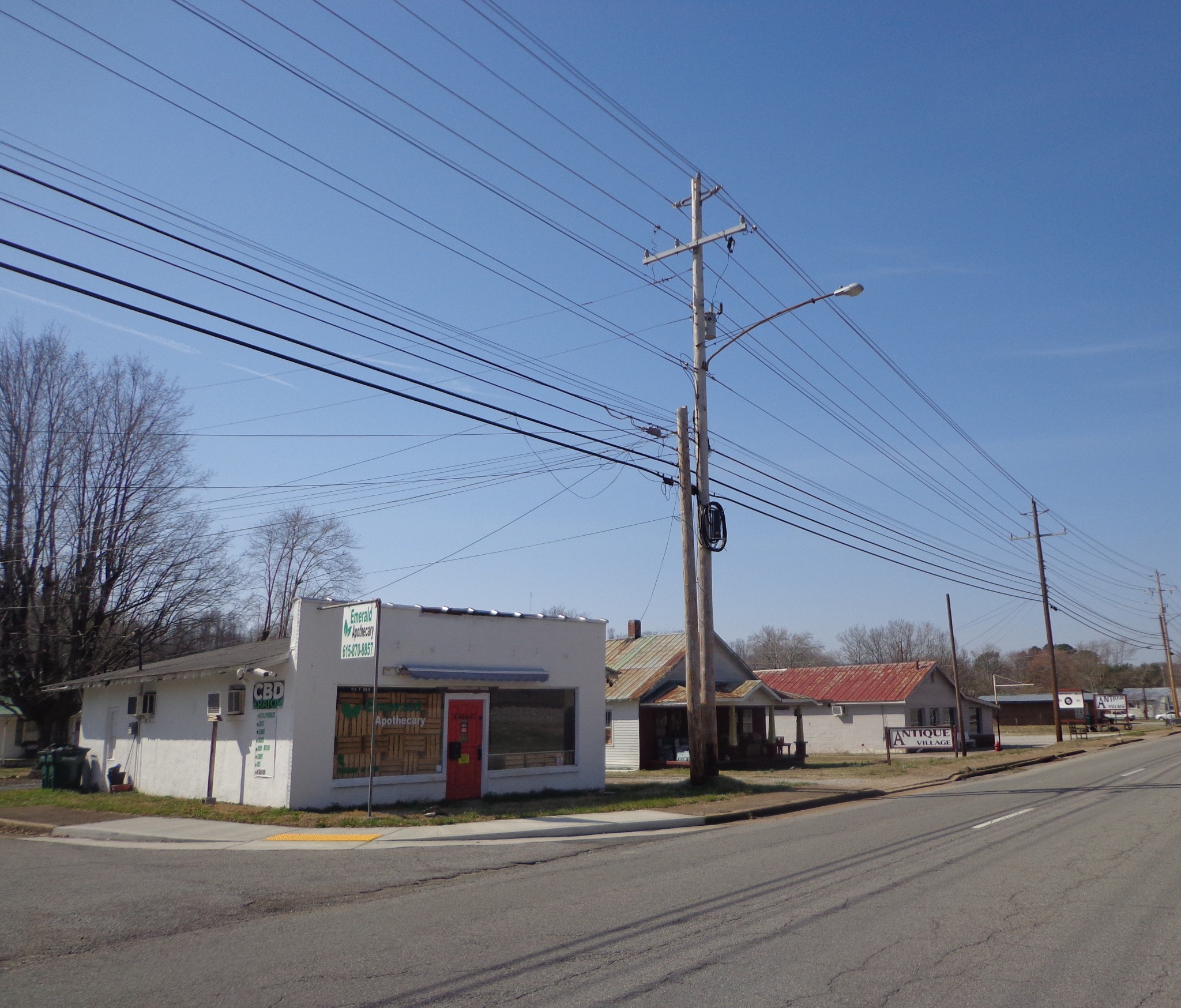 918 E Main St — photo