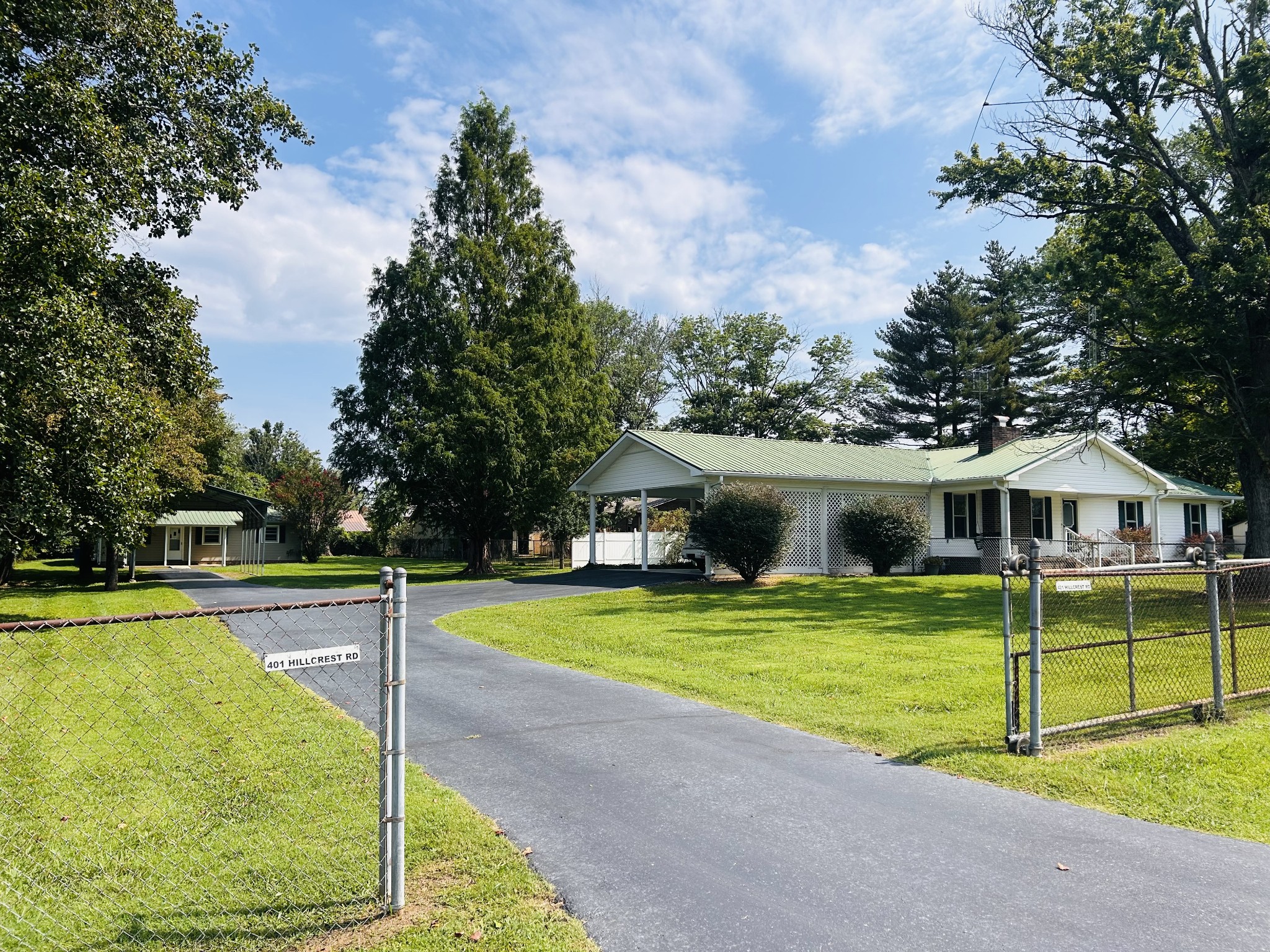 401 Hillcrest Rd — photo