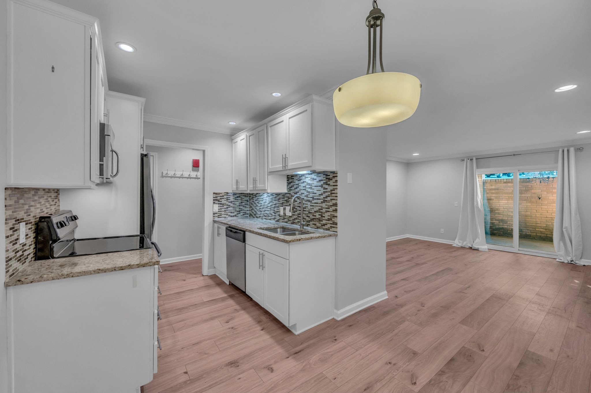 4425 Westlawn Dr a102 — photo