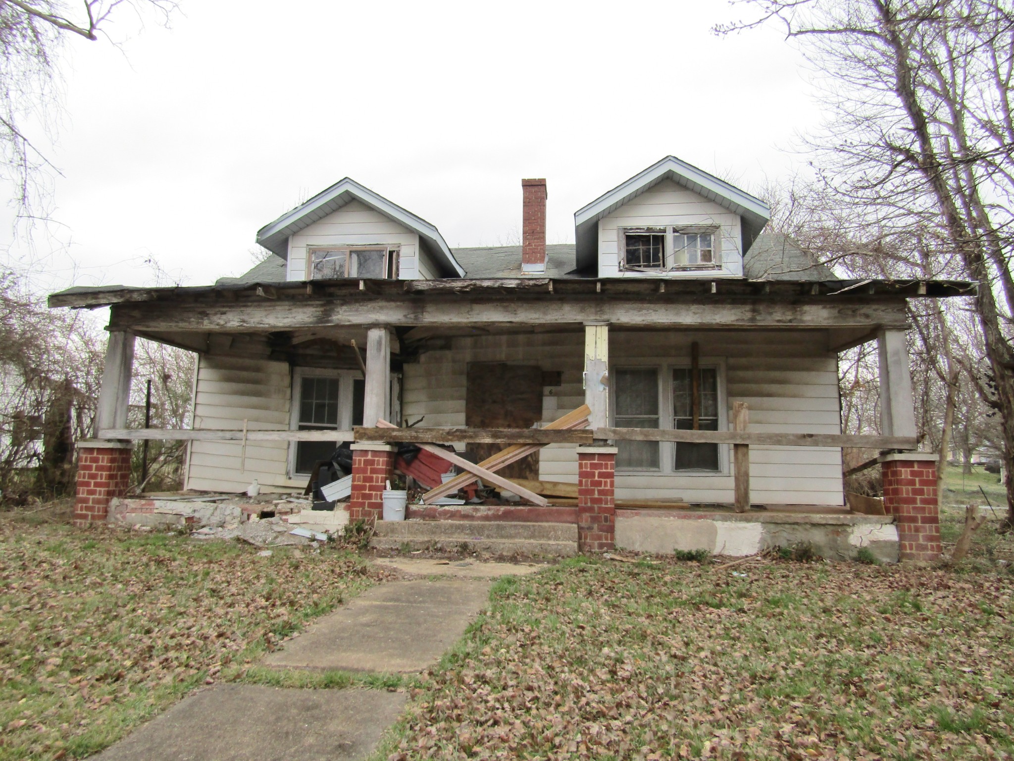 826 W Church St — photo