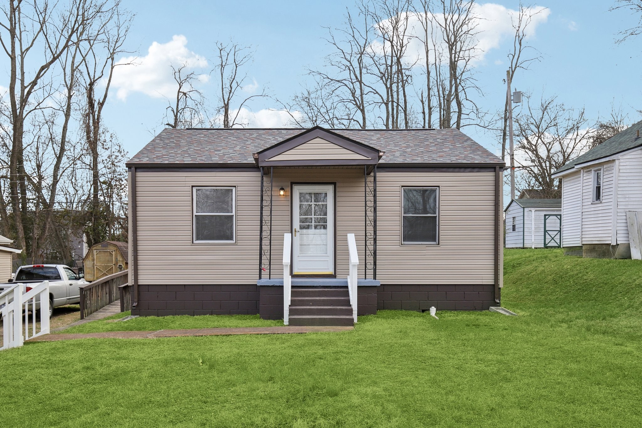 172 Hadley Dr — photo