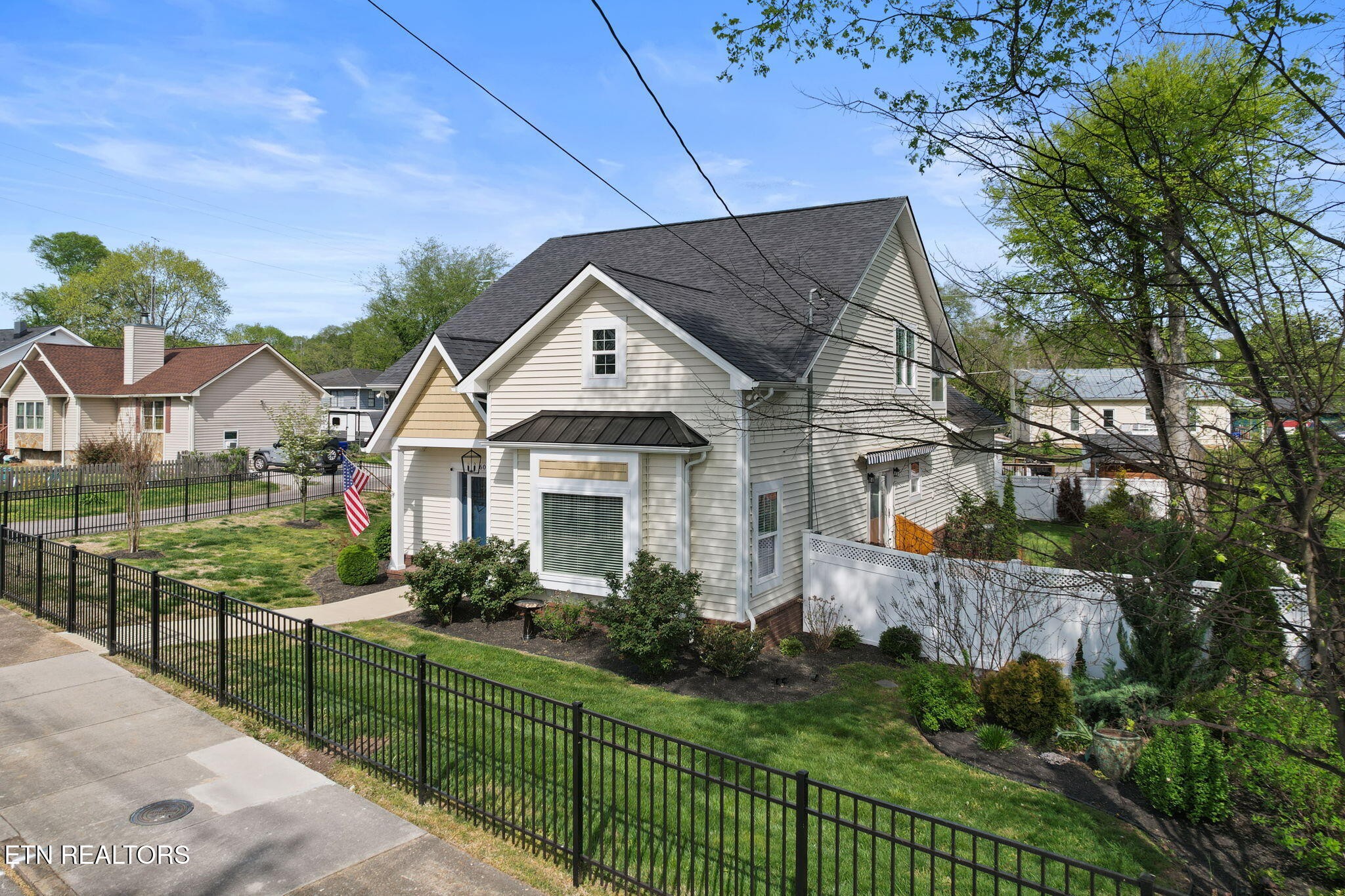 606 Eagle Bend Road, Clinton, TN 37716