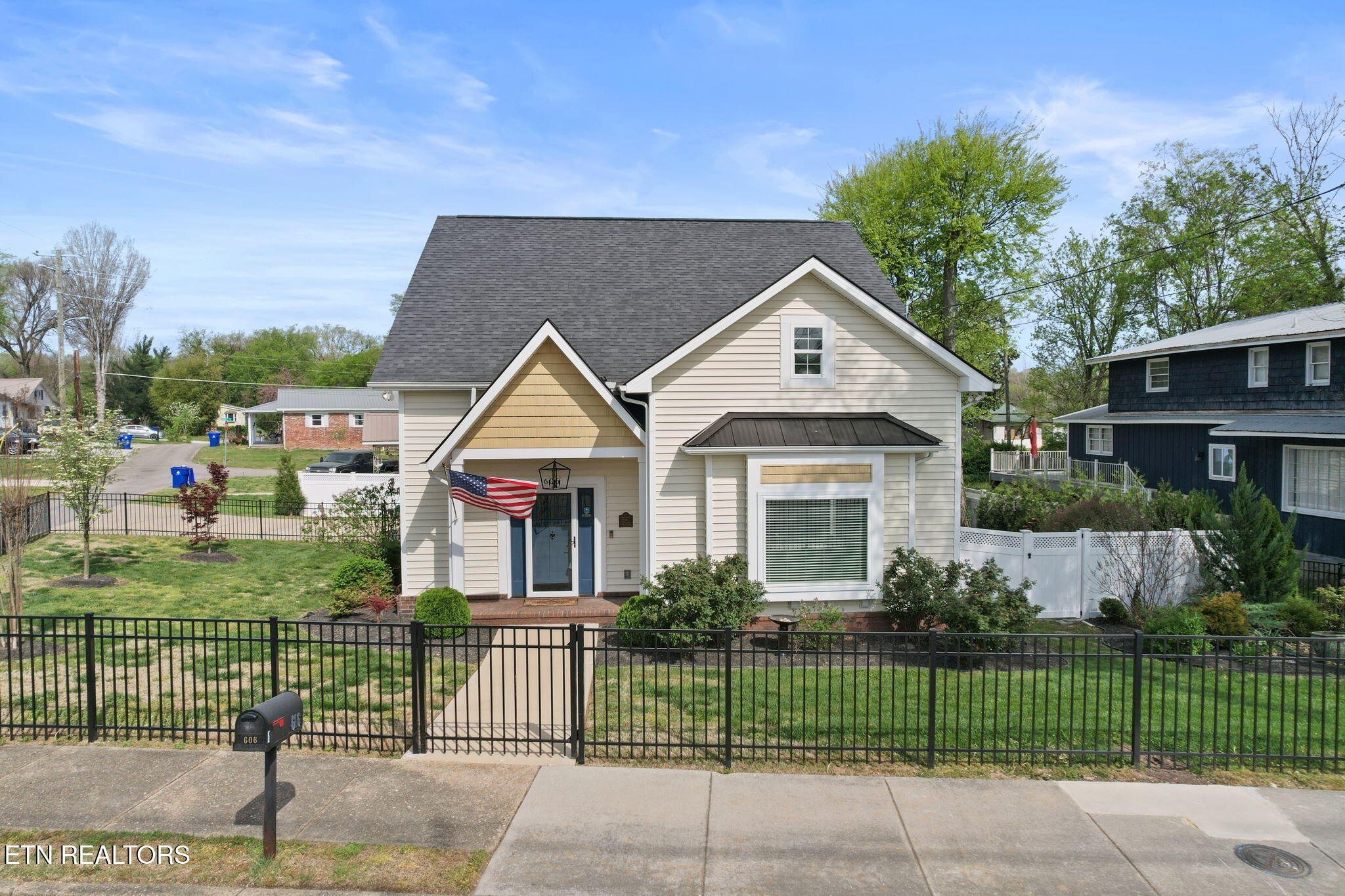 606 Eagle Bend Road, Clinton, TN 37716 — photo 2