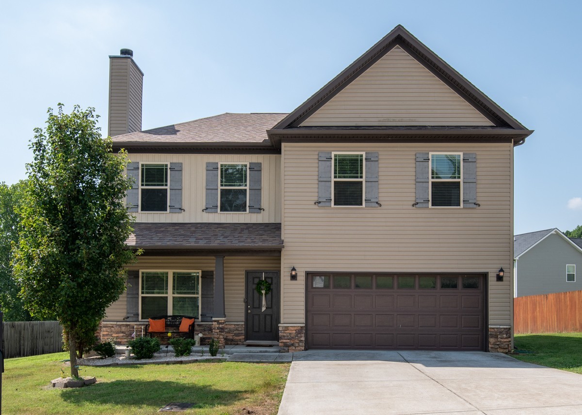 1304 Busiris Dr — photo