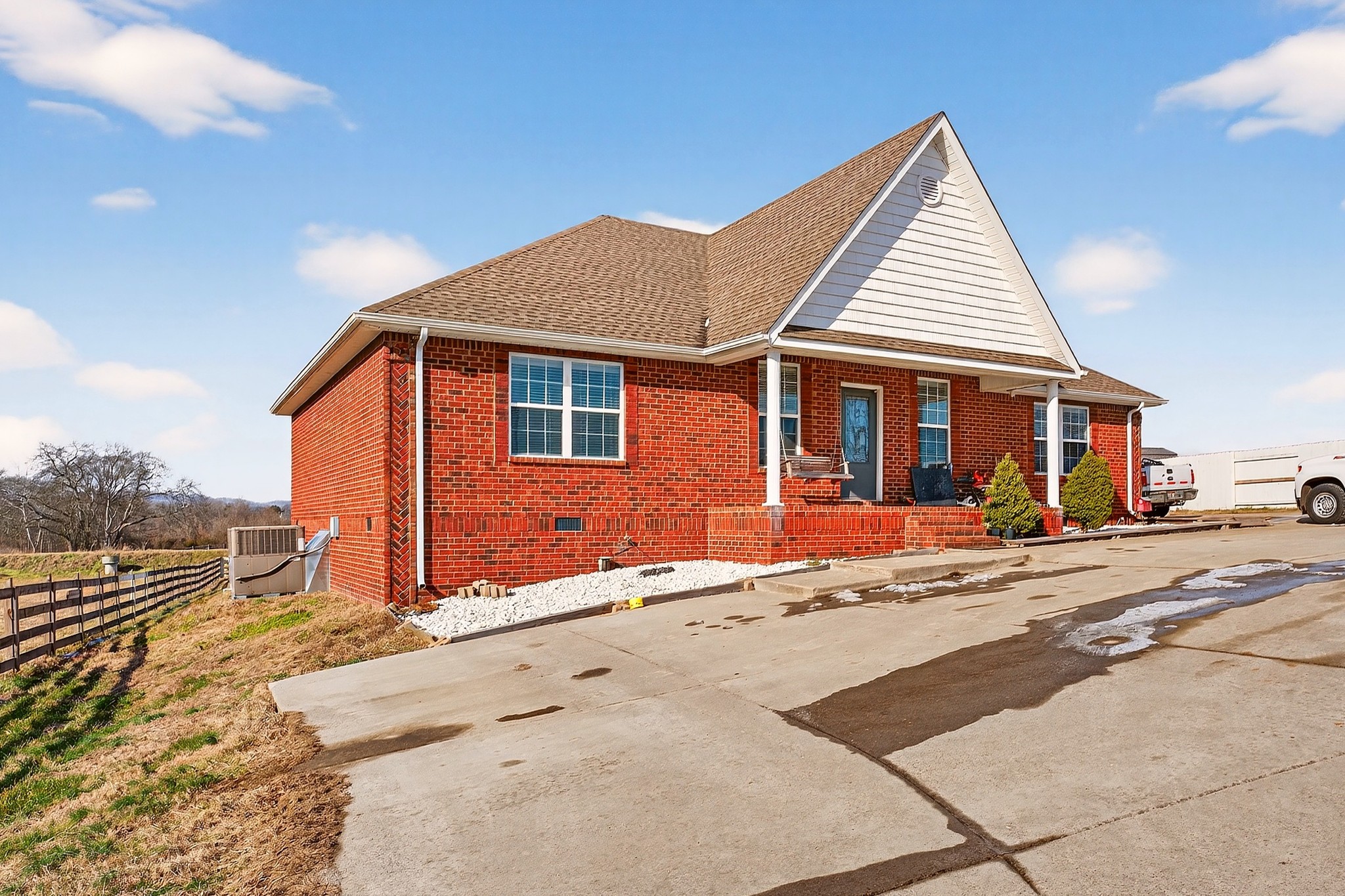 1031 Meridian Dr — photo