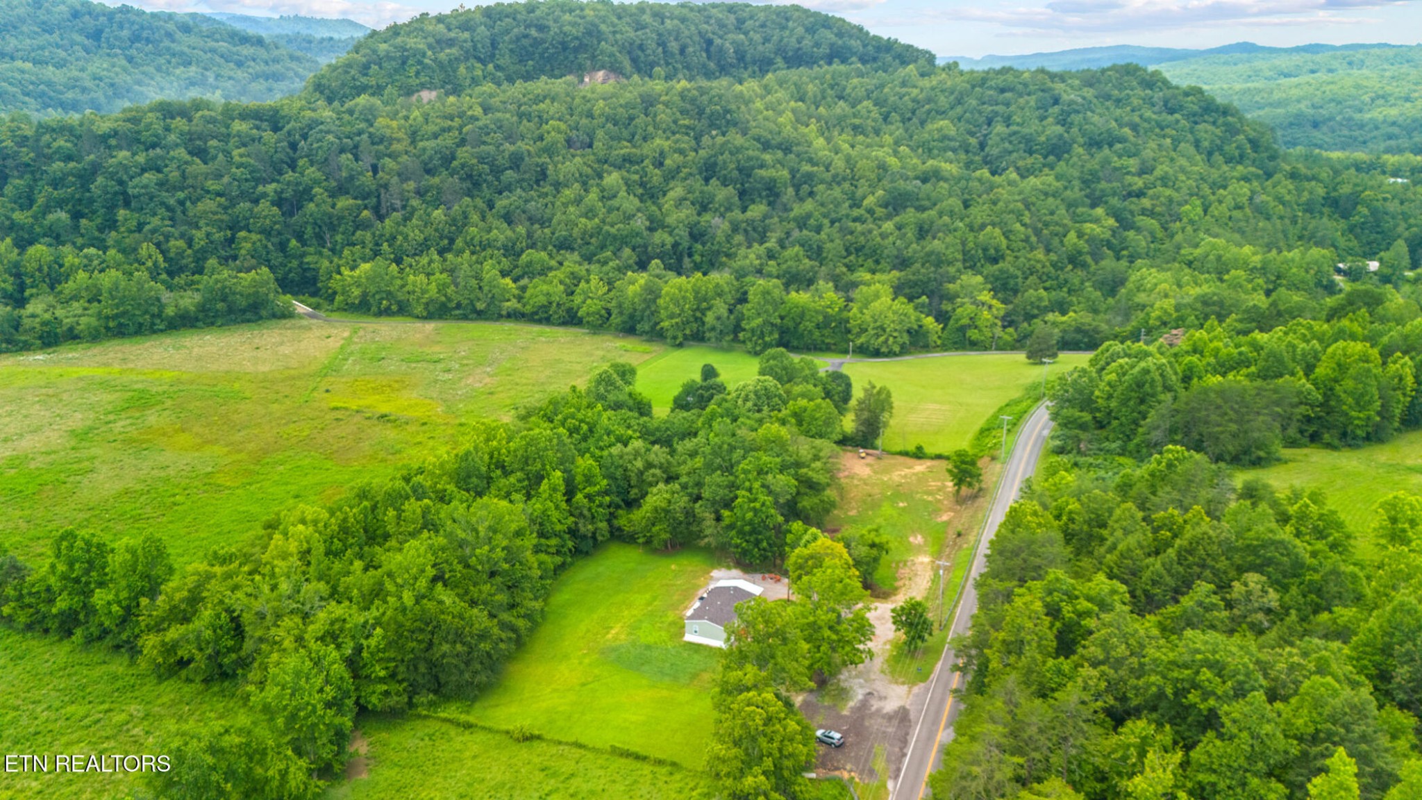 3329 Stinking Creek Rd — photo