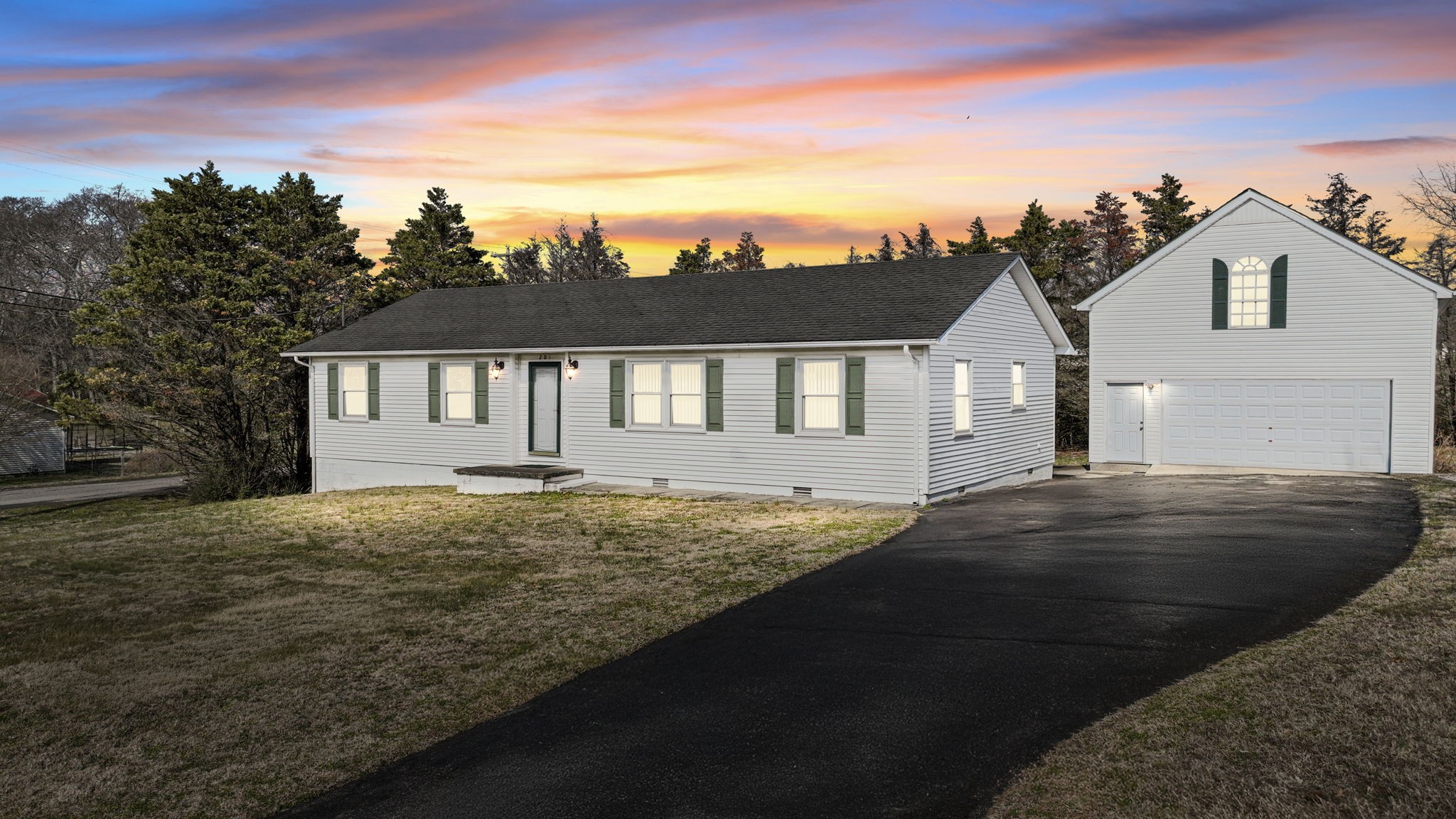 201 Stardust Dr — photo