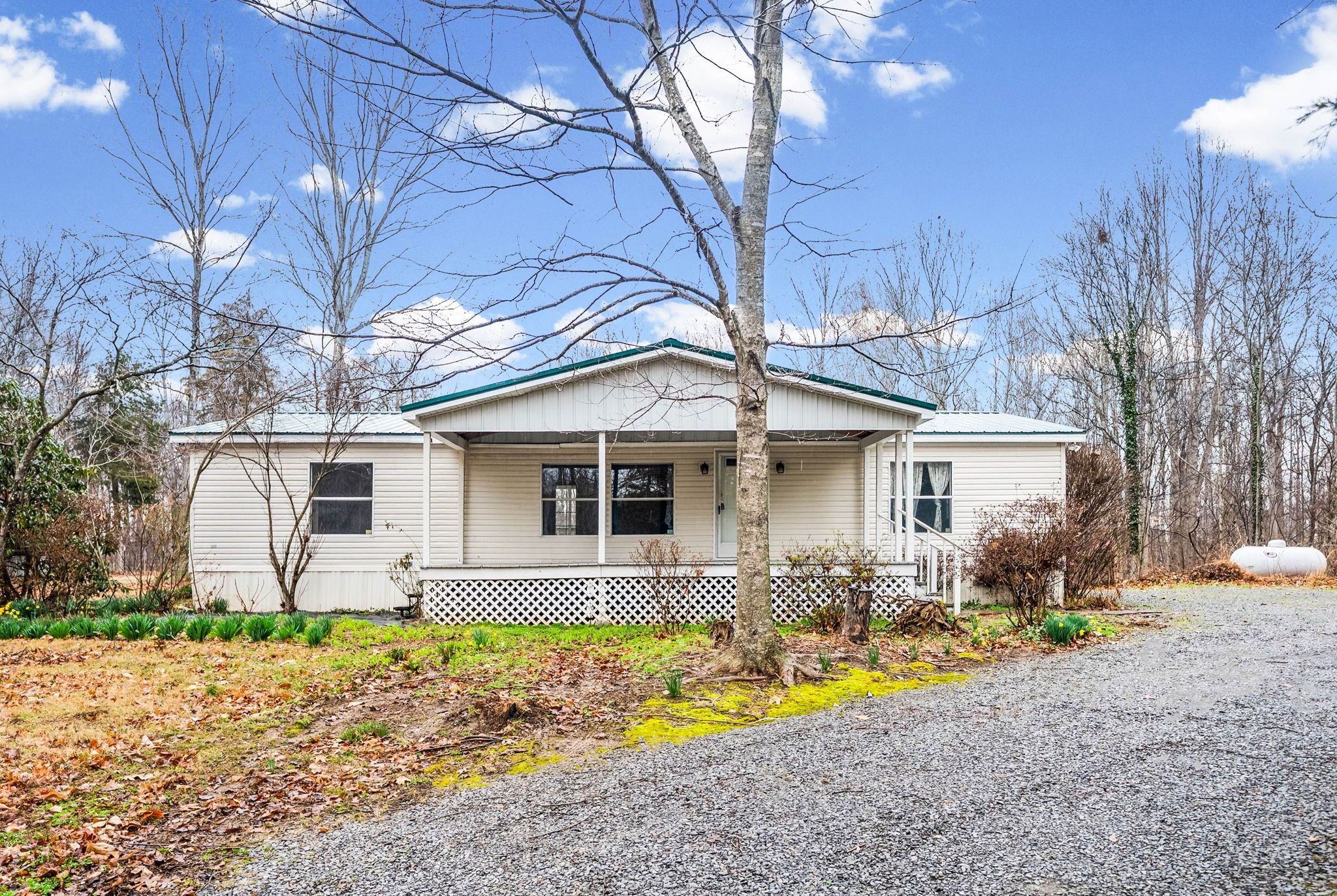 5120 Roaring Springs Rd — photo
