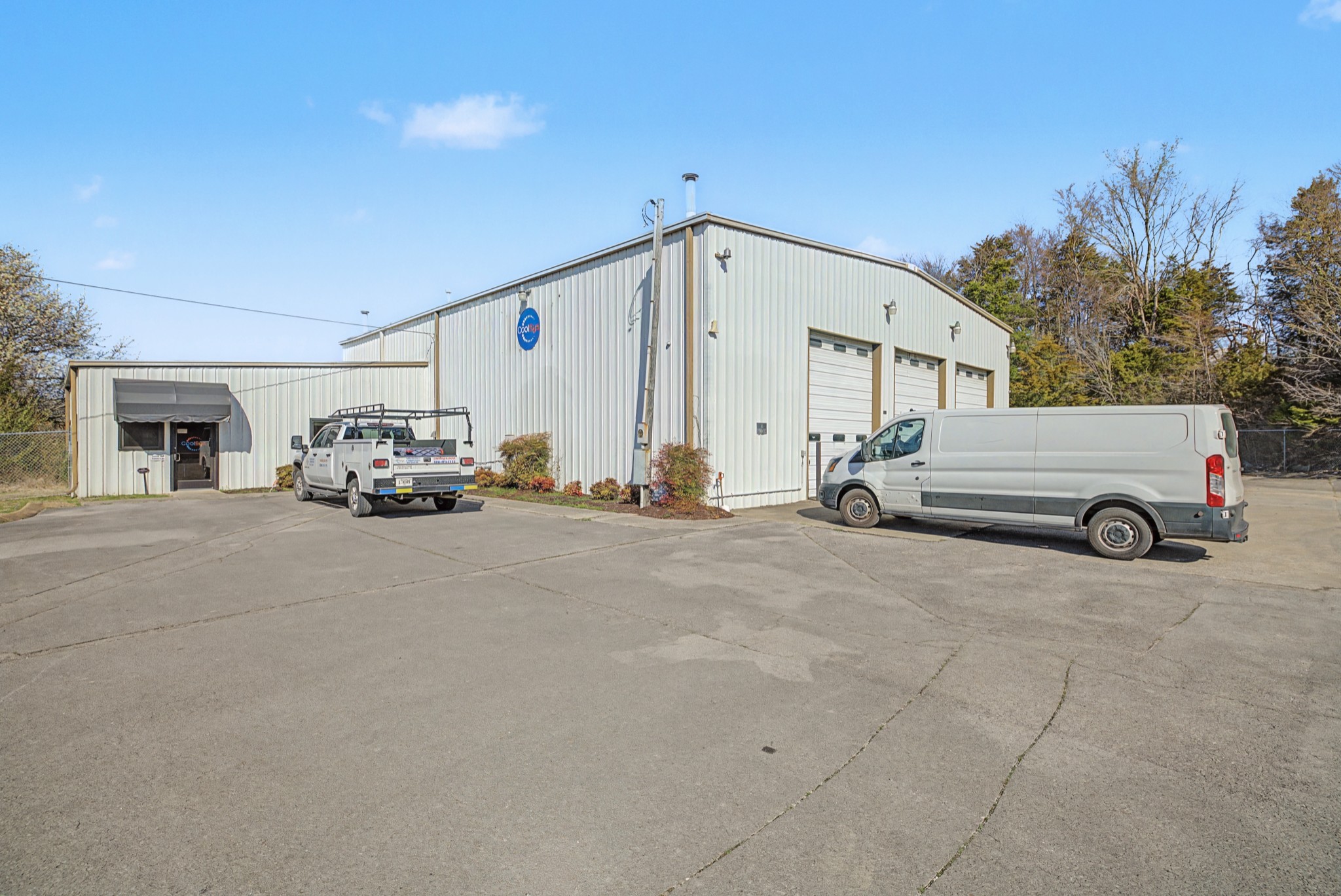 225 Fiberglass Dr — photo
