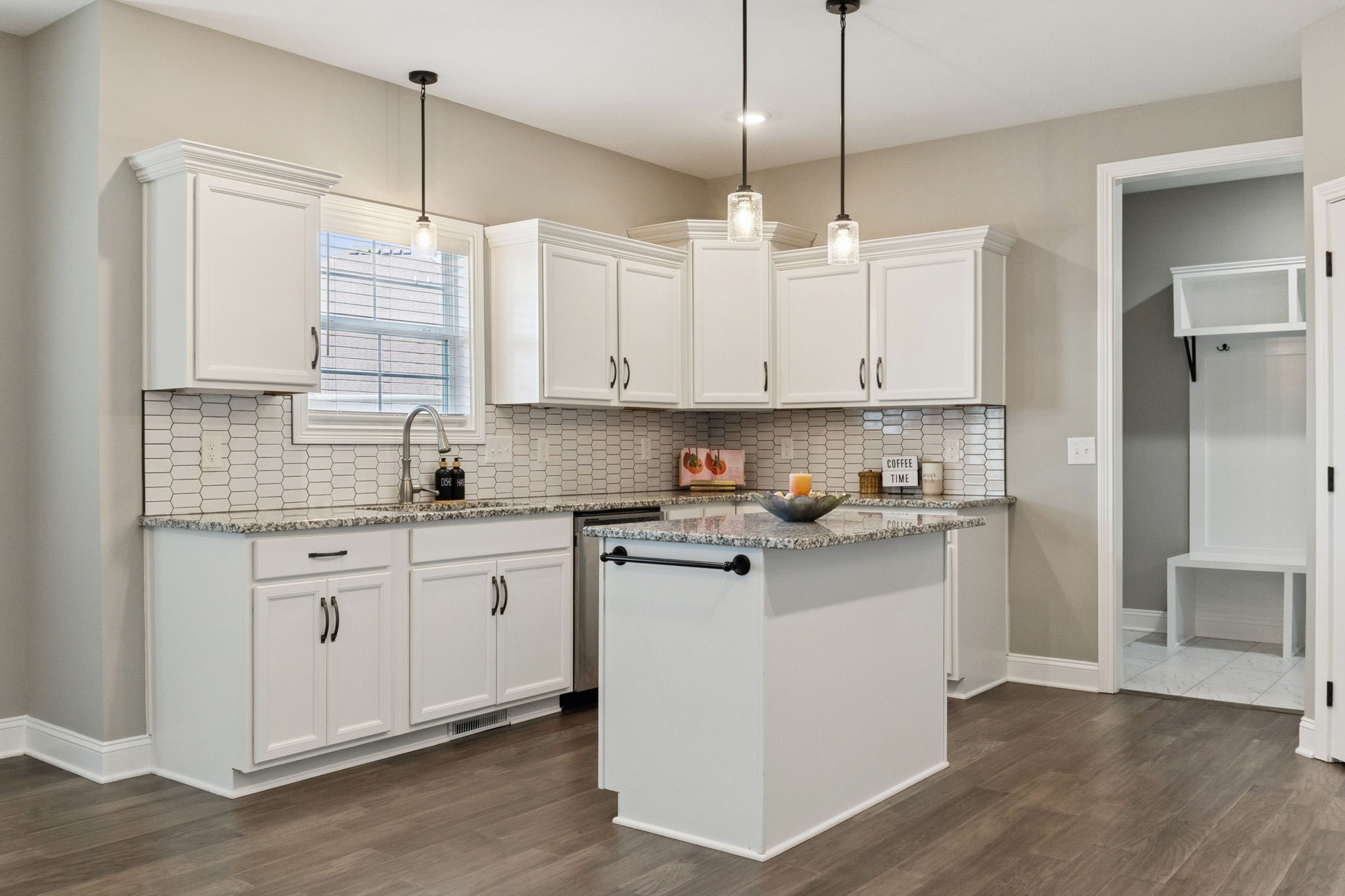 323 Bluebriar Trce — photo