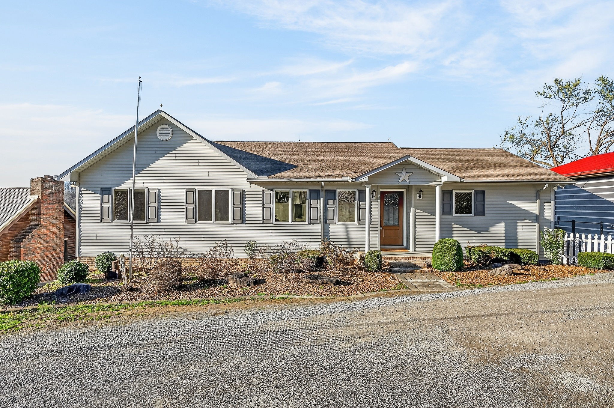 1634 Falling Water Rd — photo