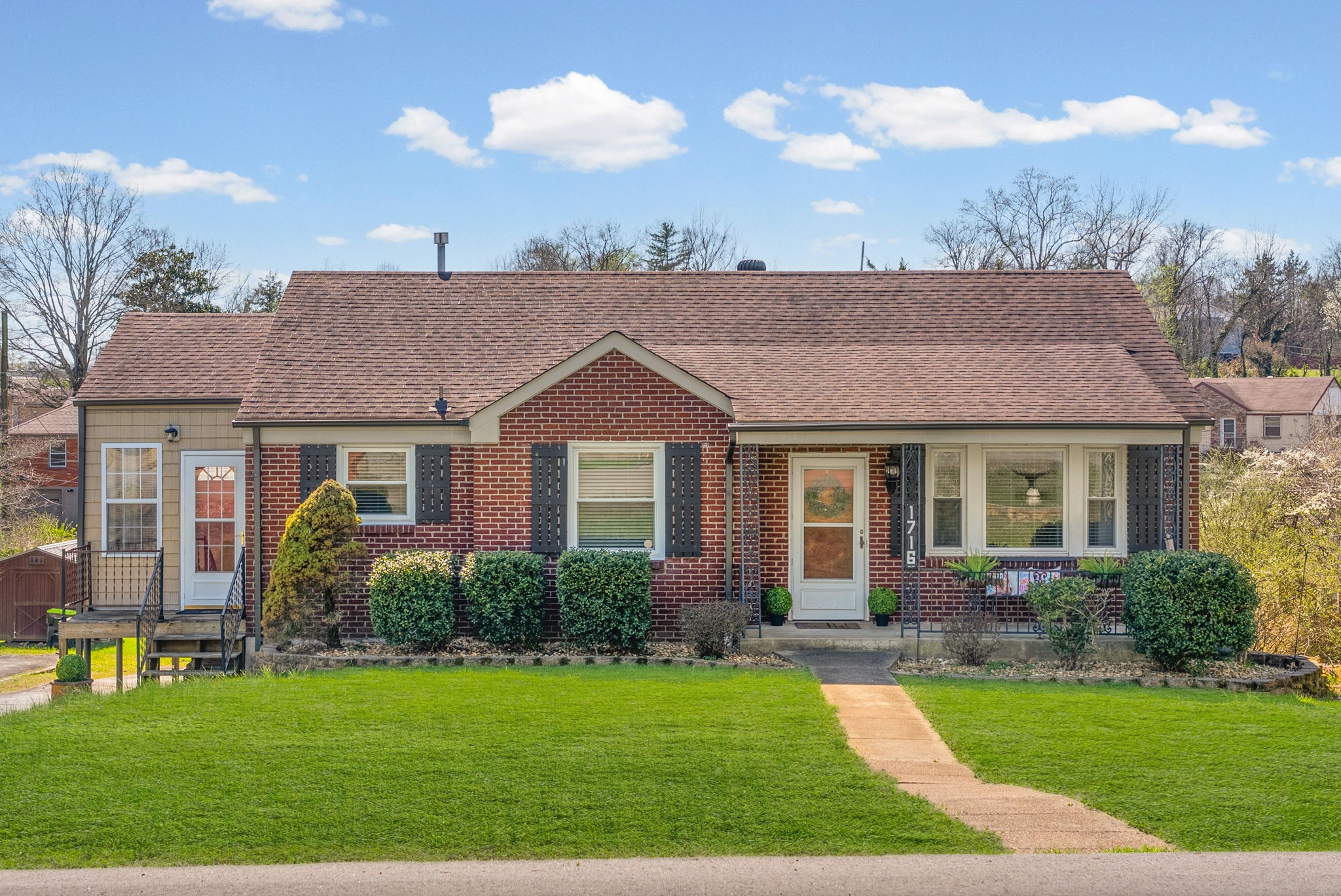 1716 Merritt Dr — photo