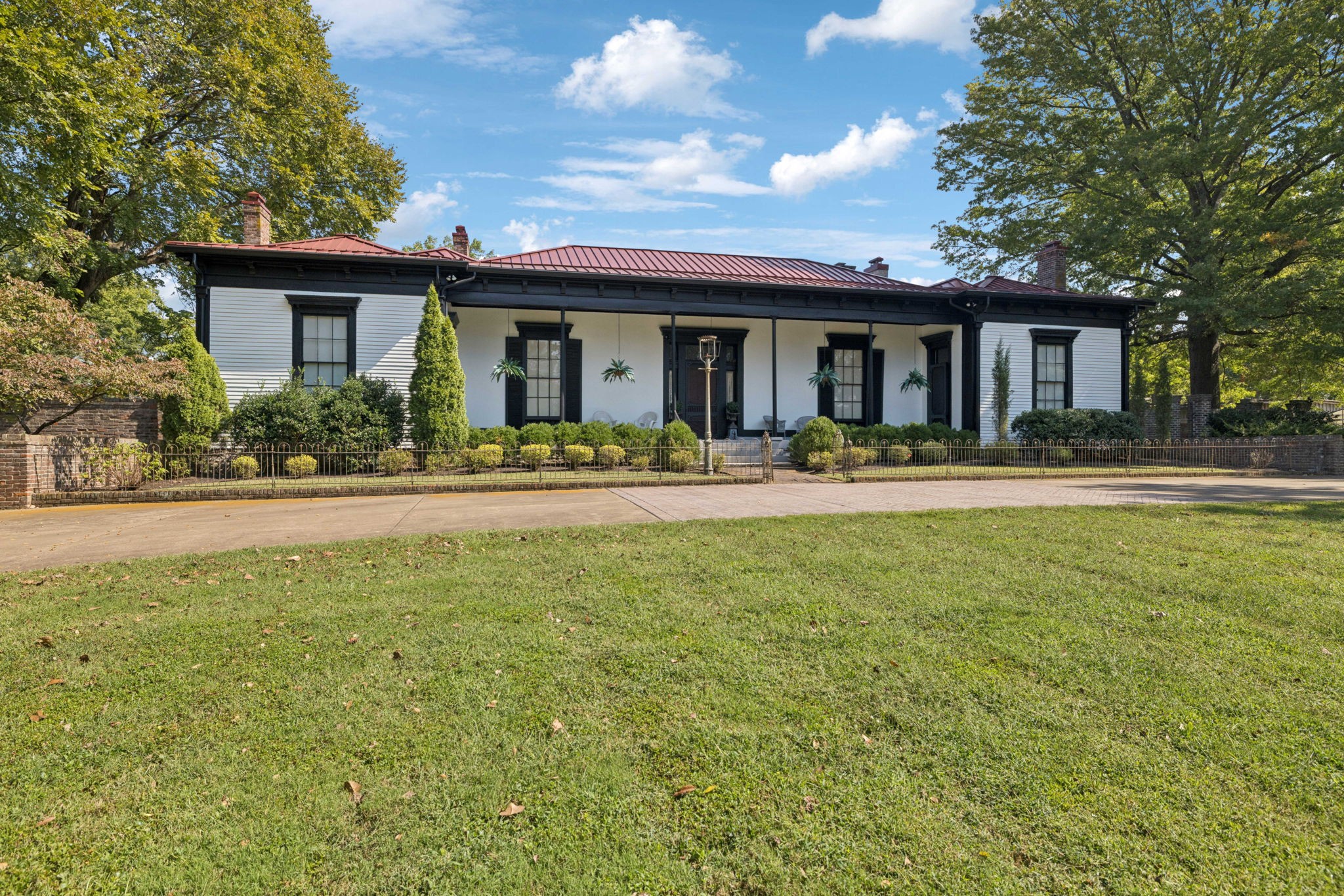 1512 Williamsport Pike — photo