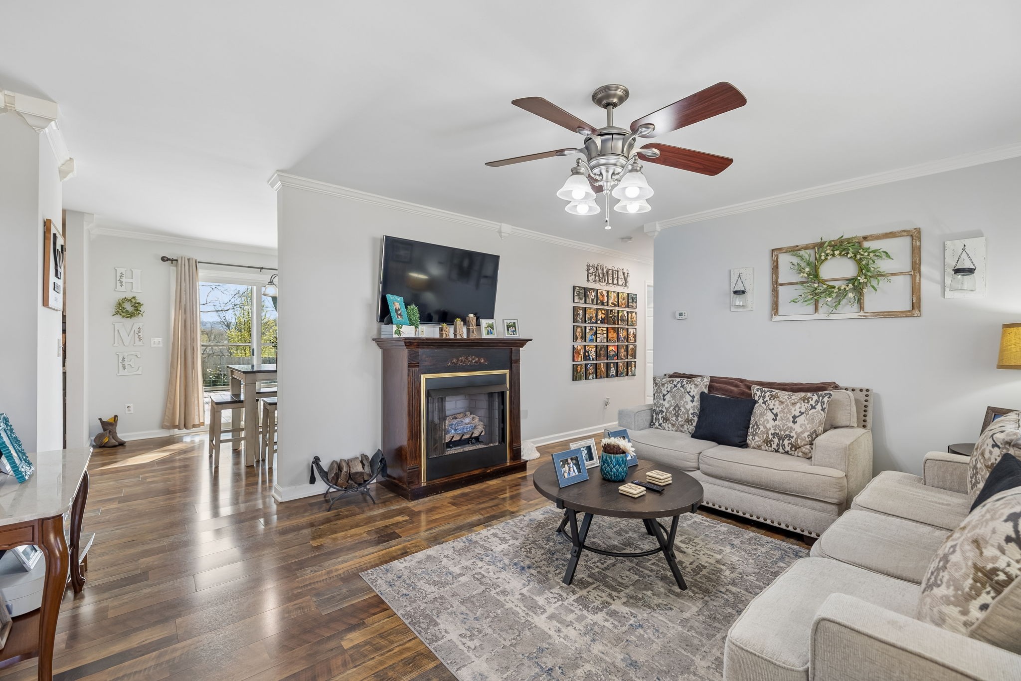 2910 Edge Park Ct — photo