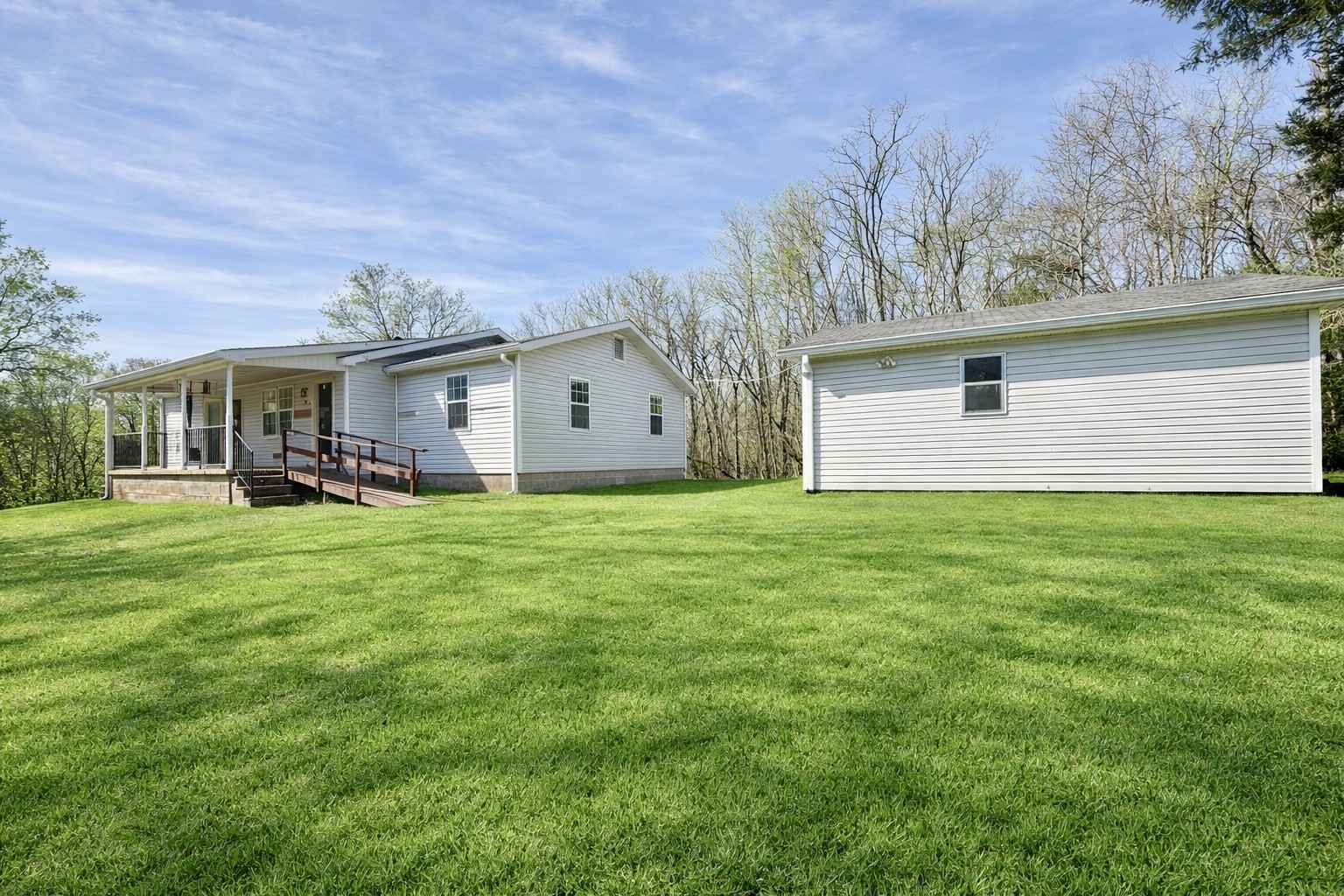 950 Sewell Branch Rd — photo