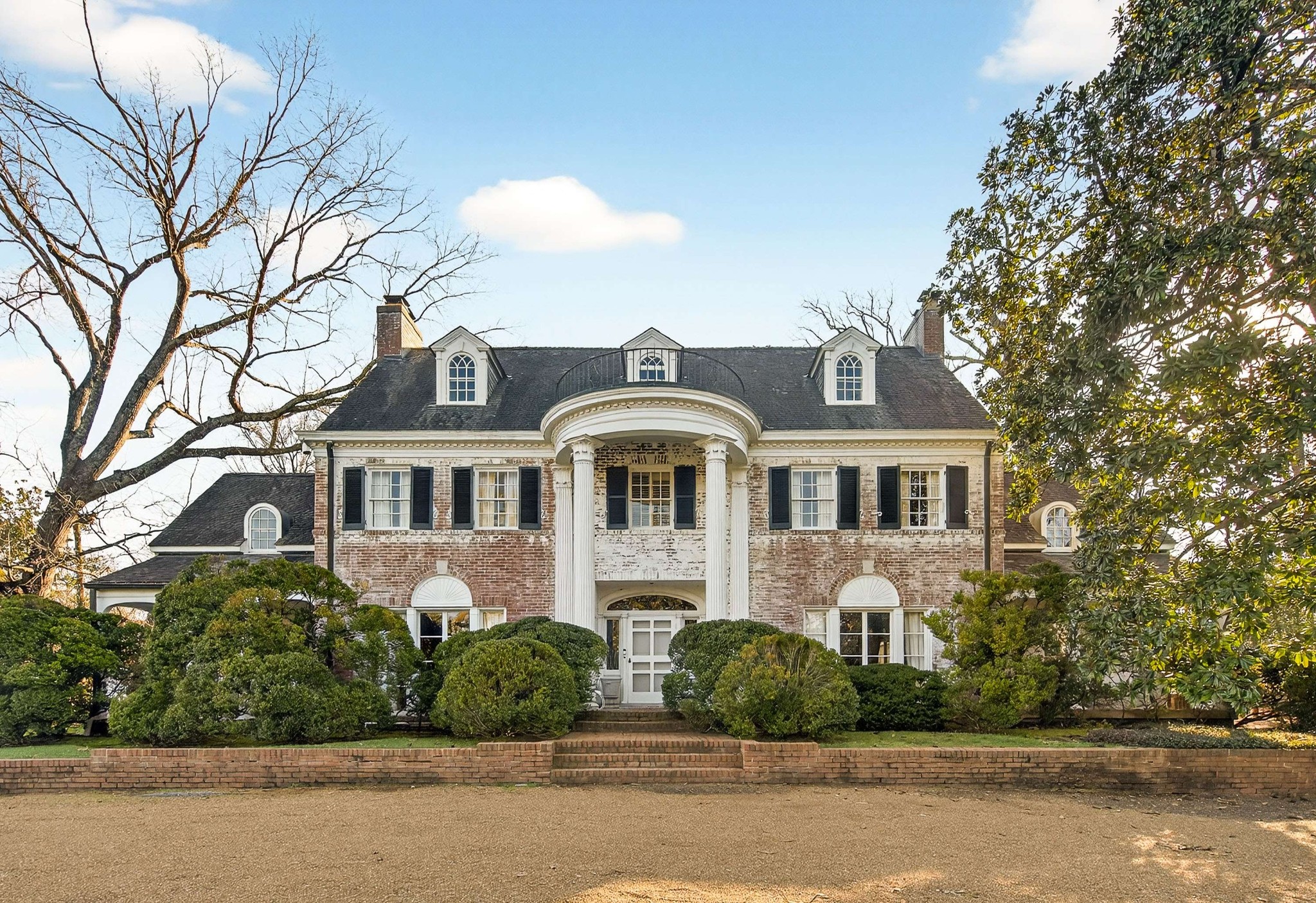 225 Deer Park Dr — photo