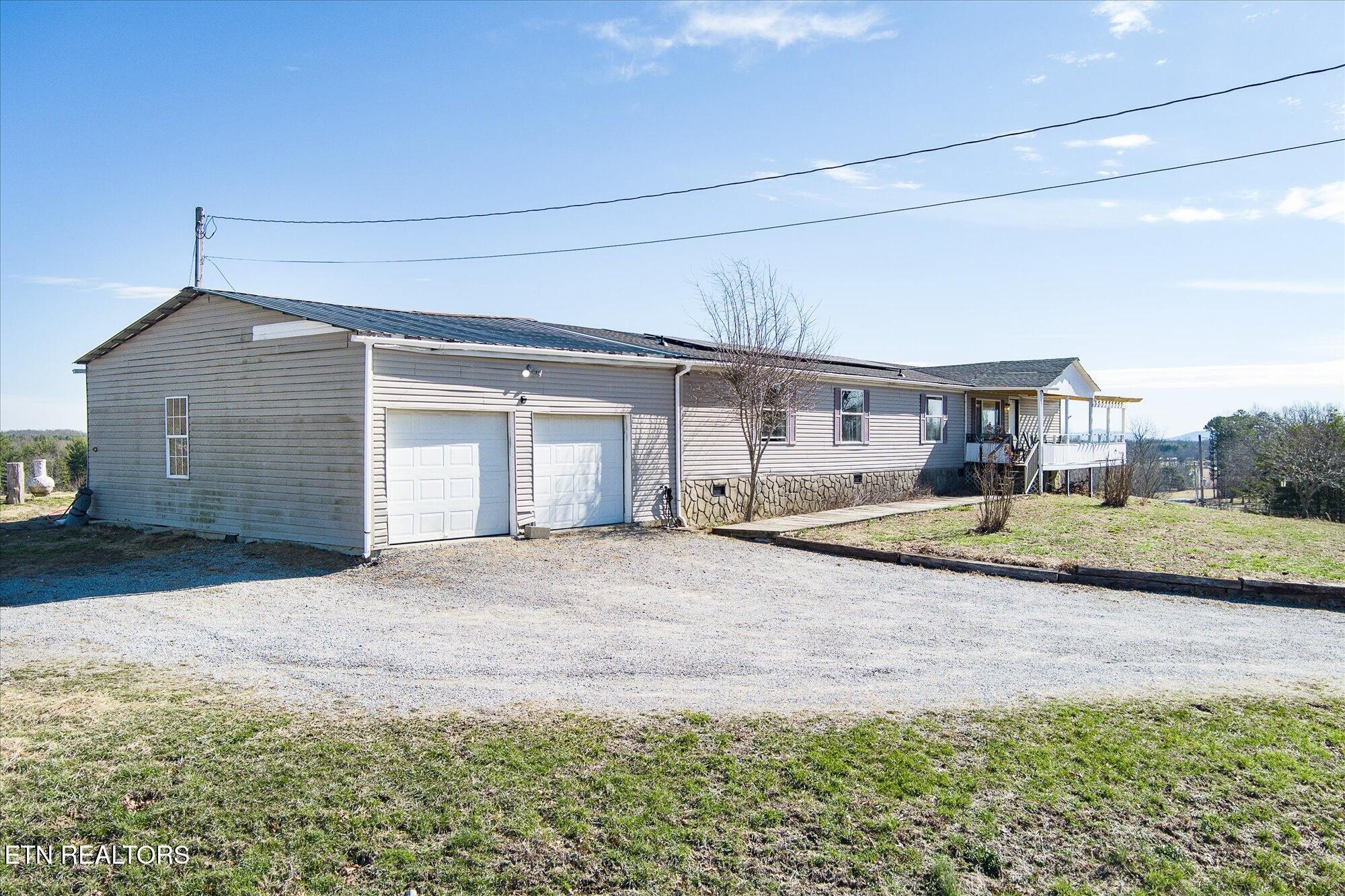 102 Flat Rock Road, Deer Lodge, TN 37726 — photo 3