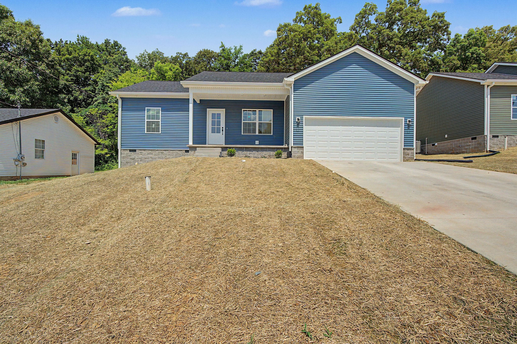 318 Pine Hill Dr — photo