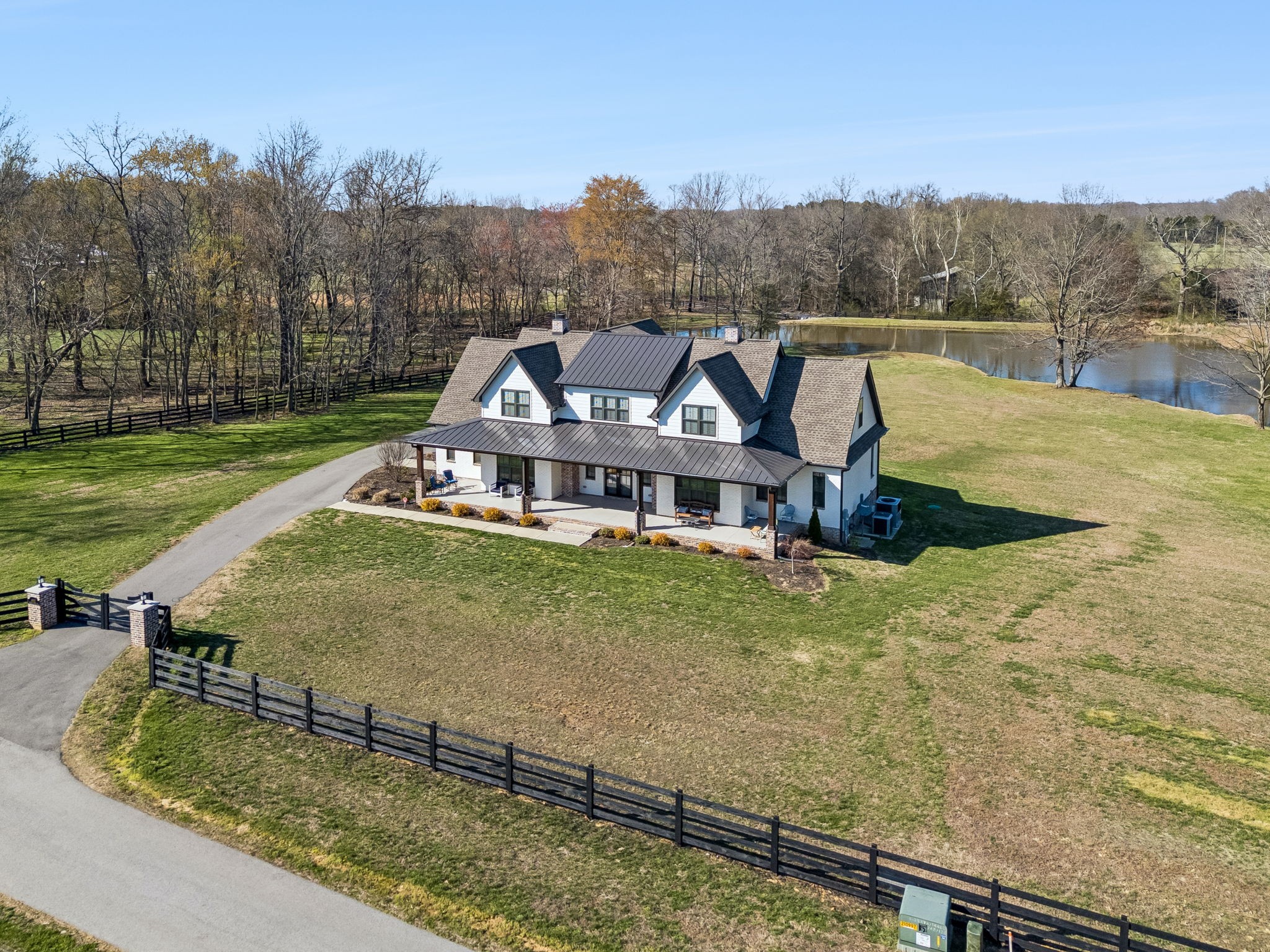 4900 Charles Dorris Road, Springfield, TN 37172