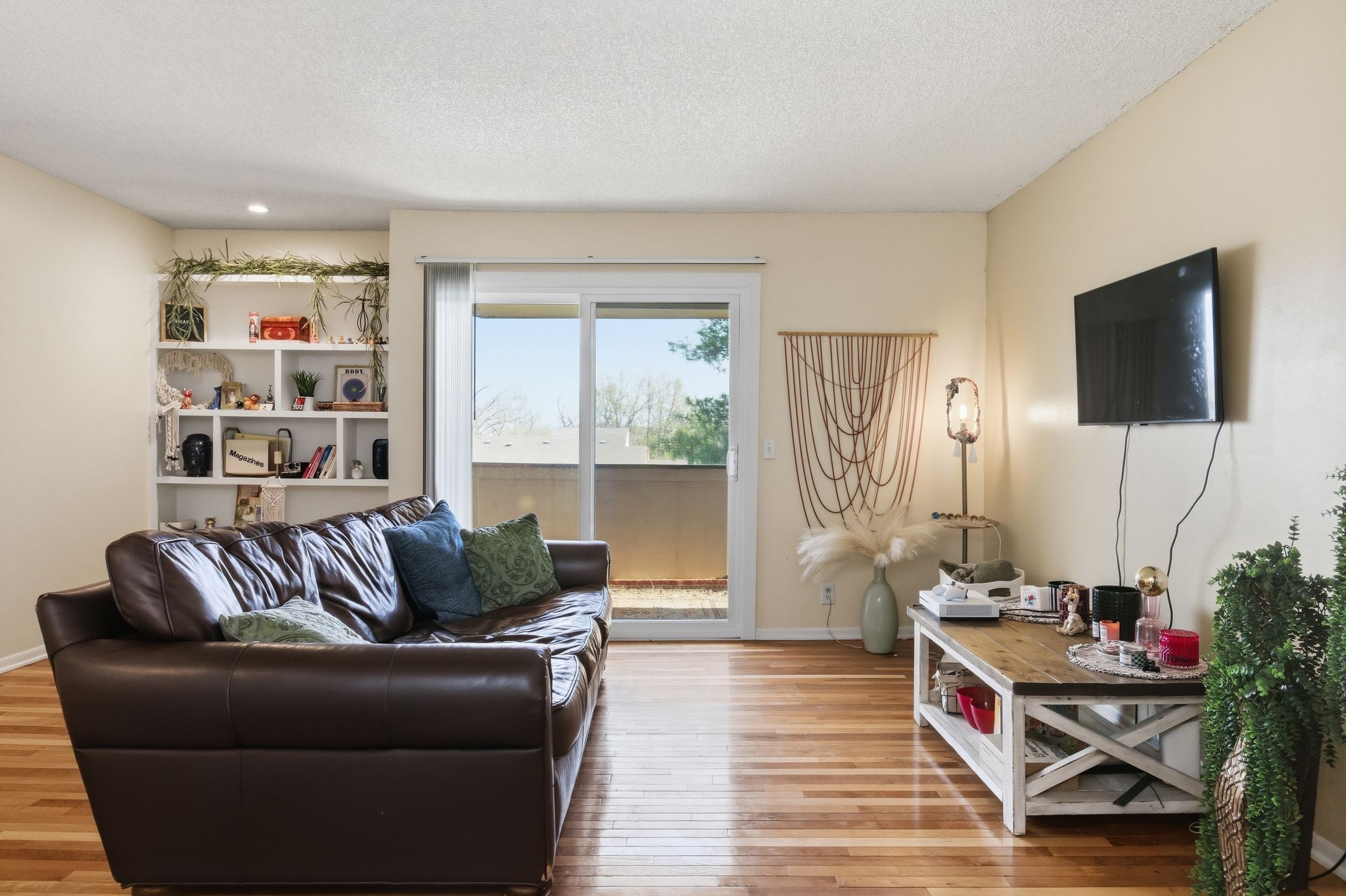 515 Basswood Ave J94 — photo