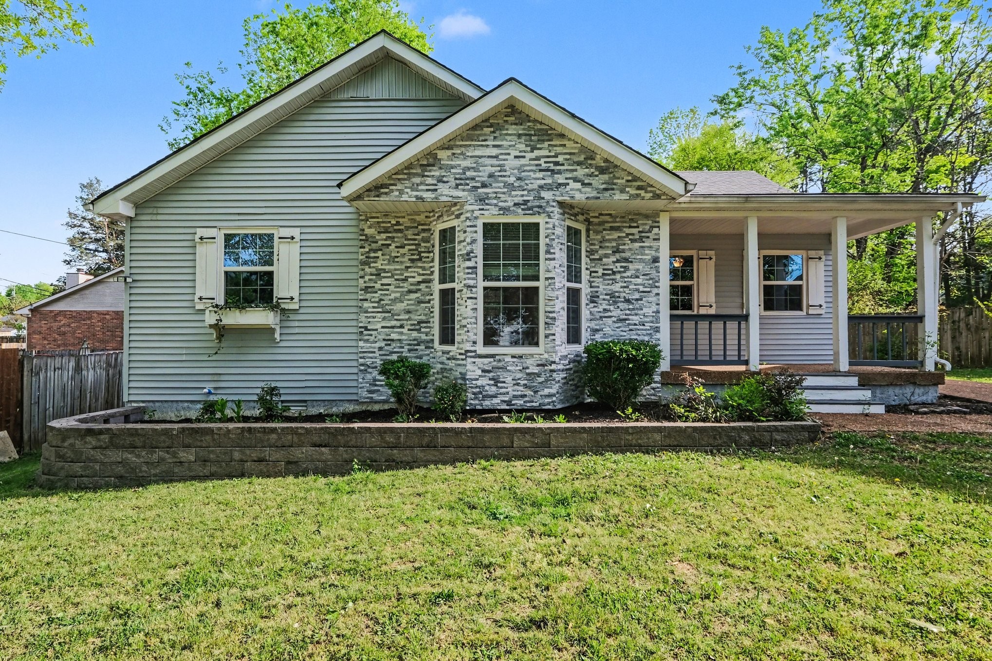 204 Towne Valley Ct — photo