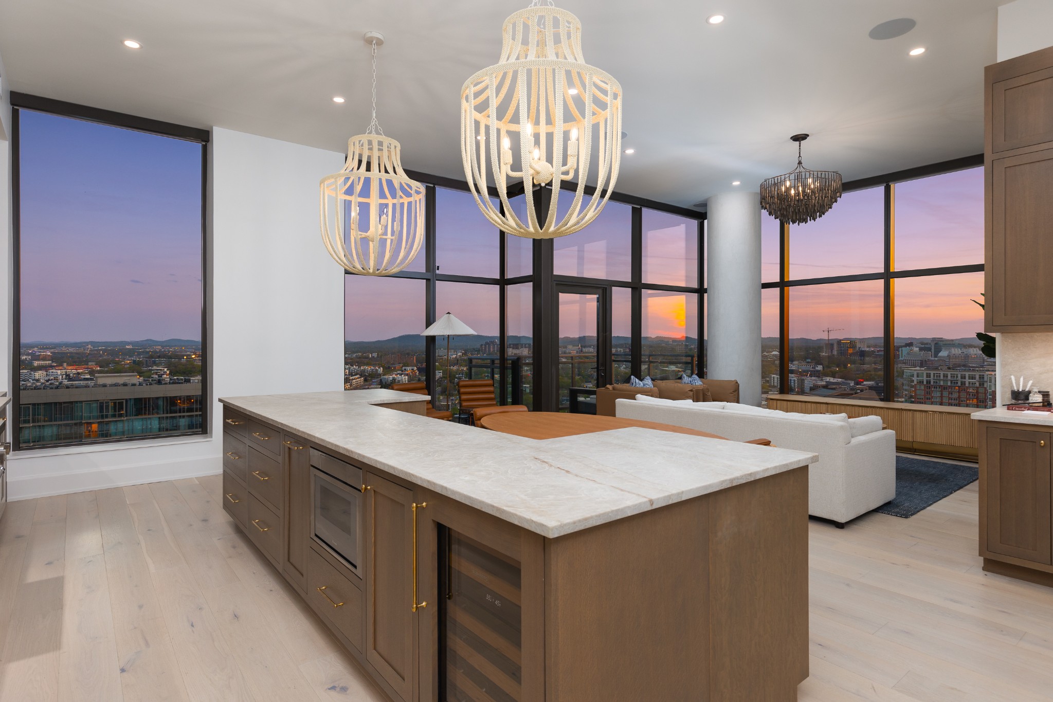 1212 Demonbreun St 2802 — photo