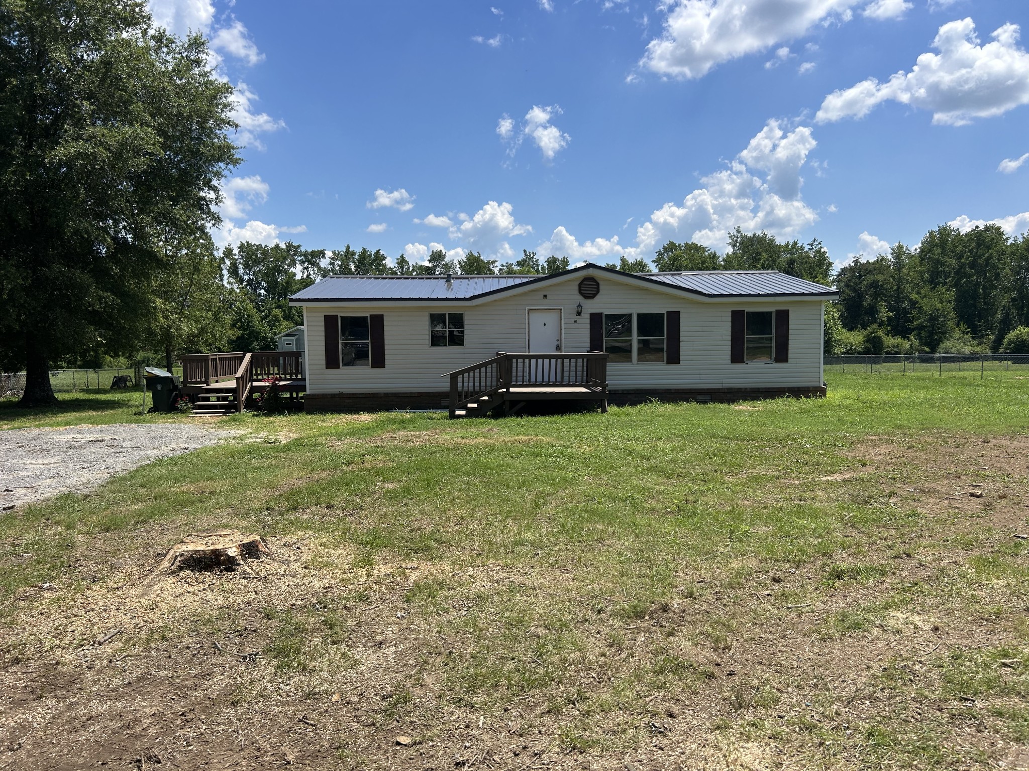 21 Country Dr — photo
