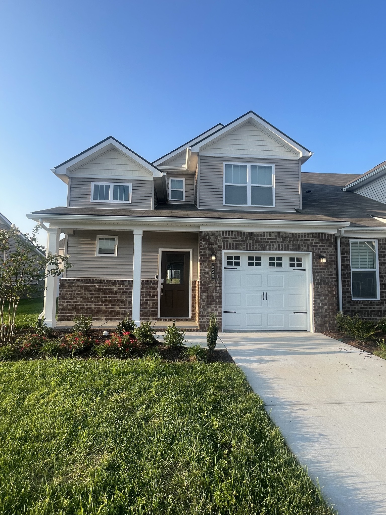 558 Trinity Way — photo