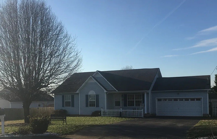 1706 Brittany Ct — photo