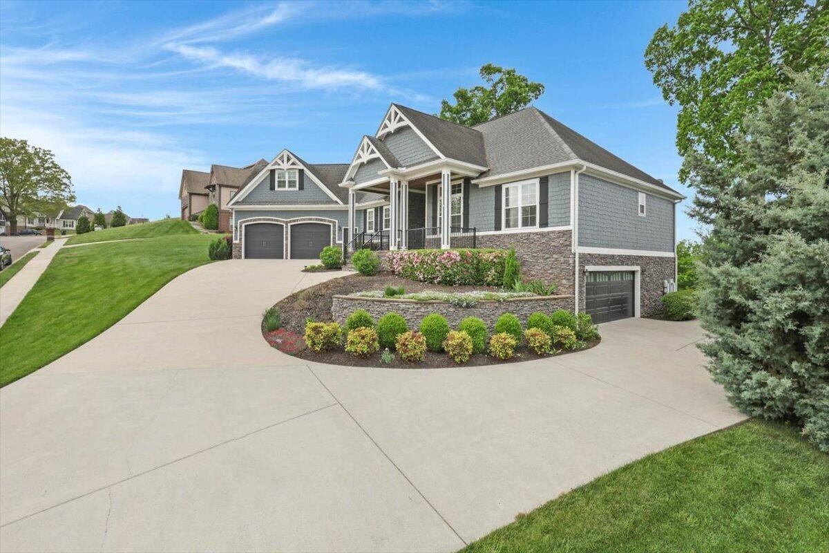 6201 Breezy Hollow Lane — photo