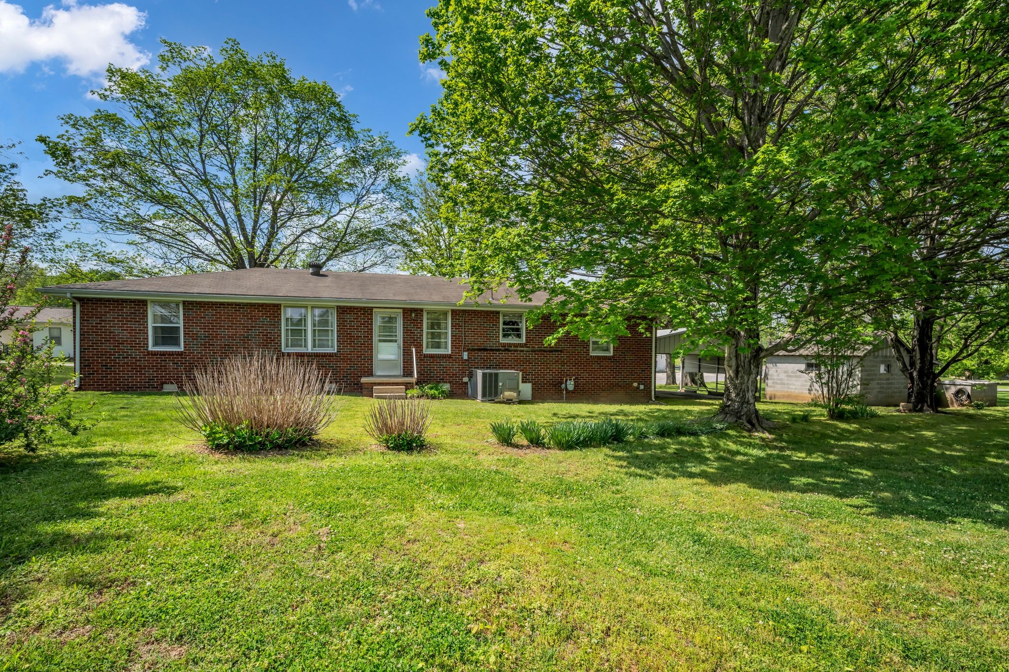 1006 Hershell Street, Burns, TN 37029 — photo 2