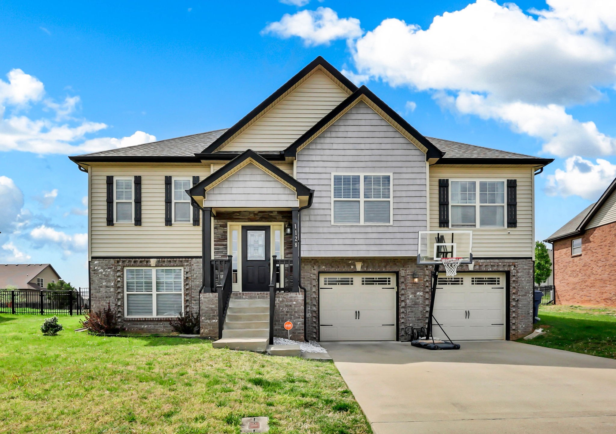 1128 Ivy Brook Way — photo
