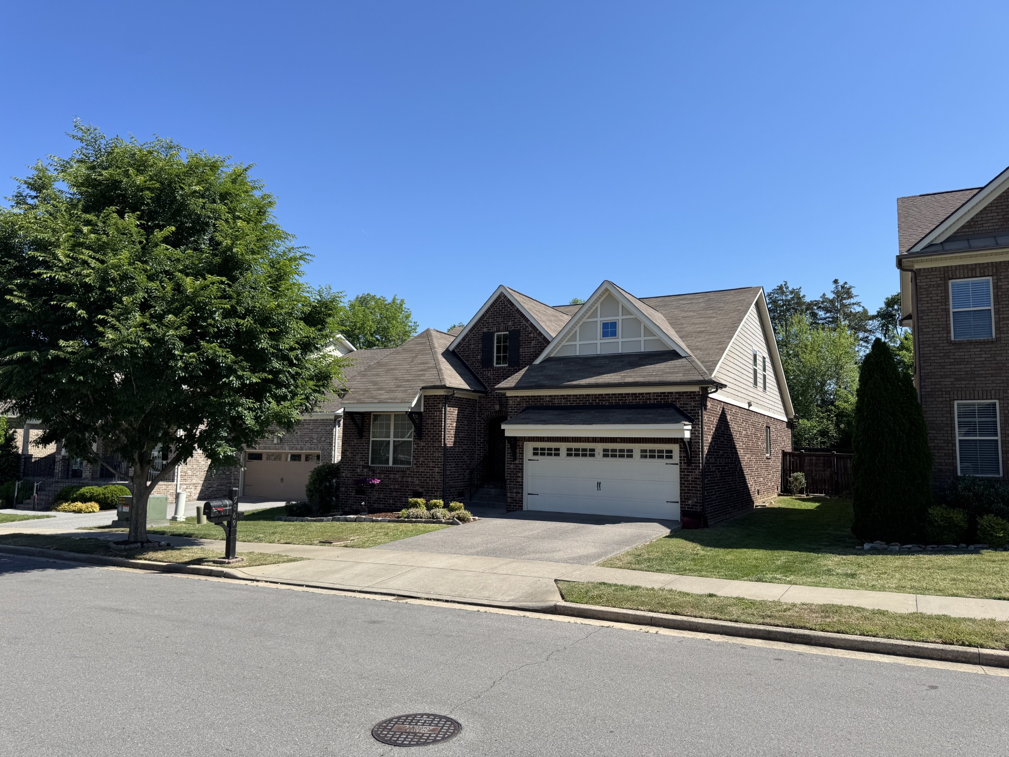 9069 Macauley Ln — photo