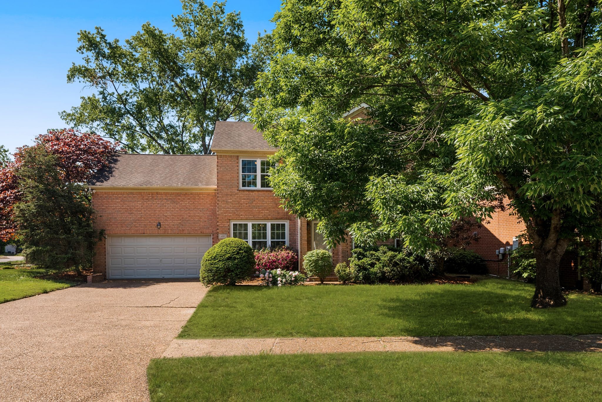 168 Clarendon Cir — photo