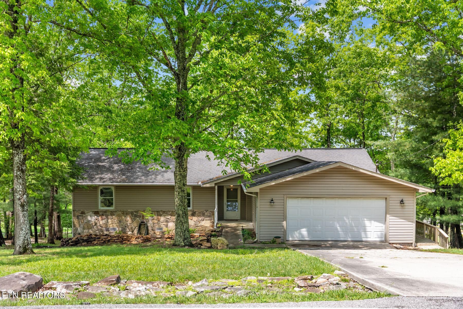 116 Greenwood Rd — photo