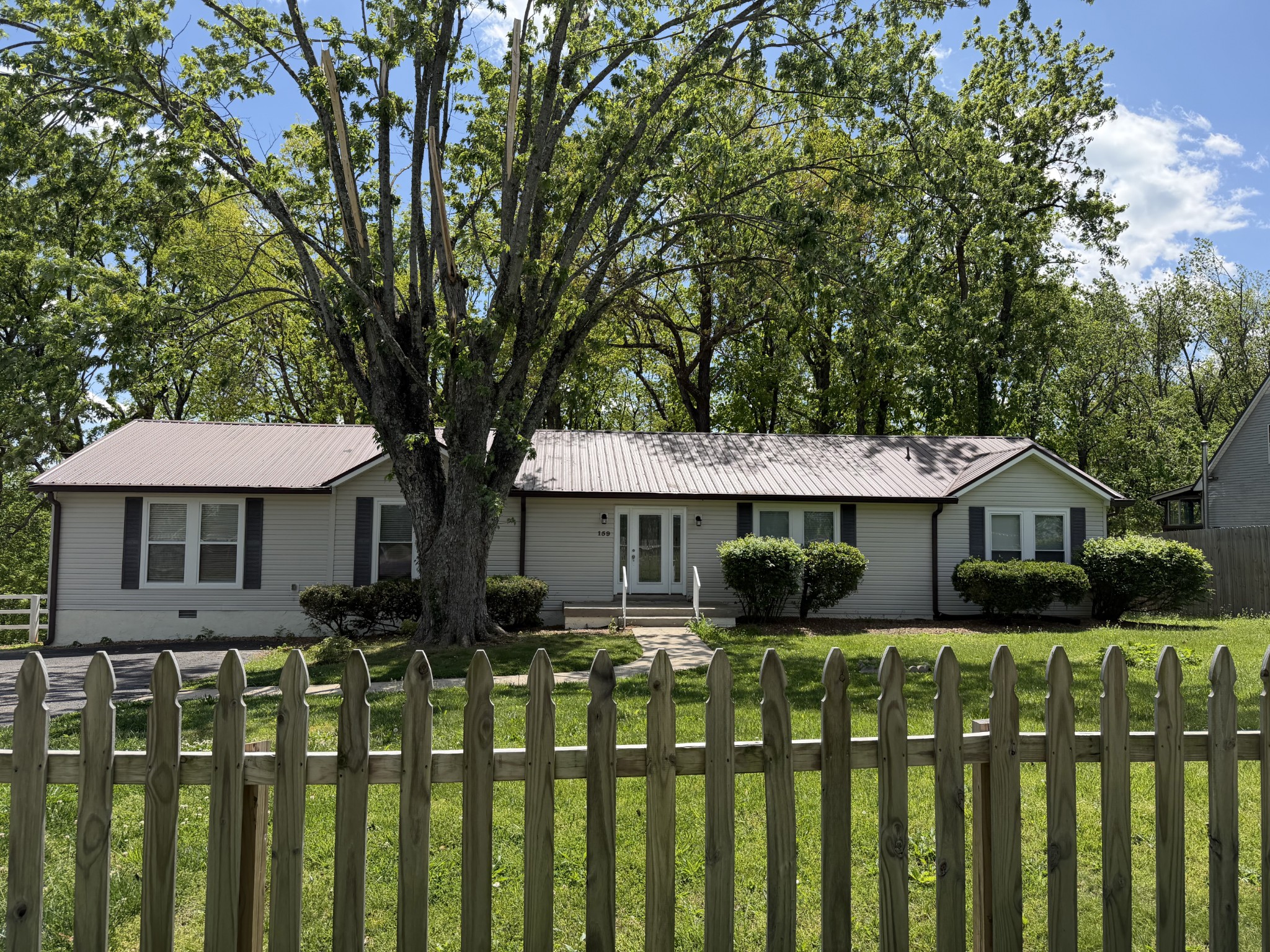 159 W Hester Rd — photo